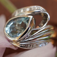 Top Aquamarin Brilliant Ring Platinum 2.45 ct like flowing Water solid 13 Grams