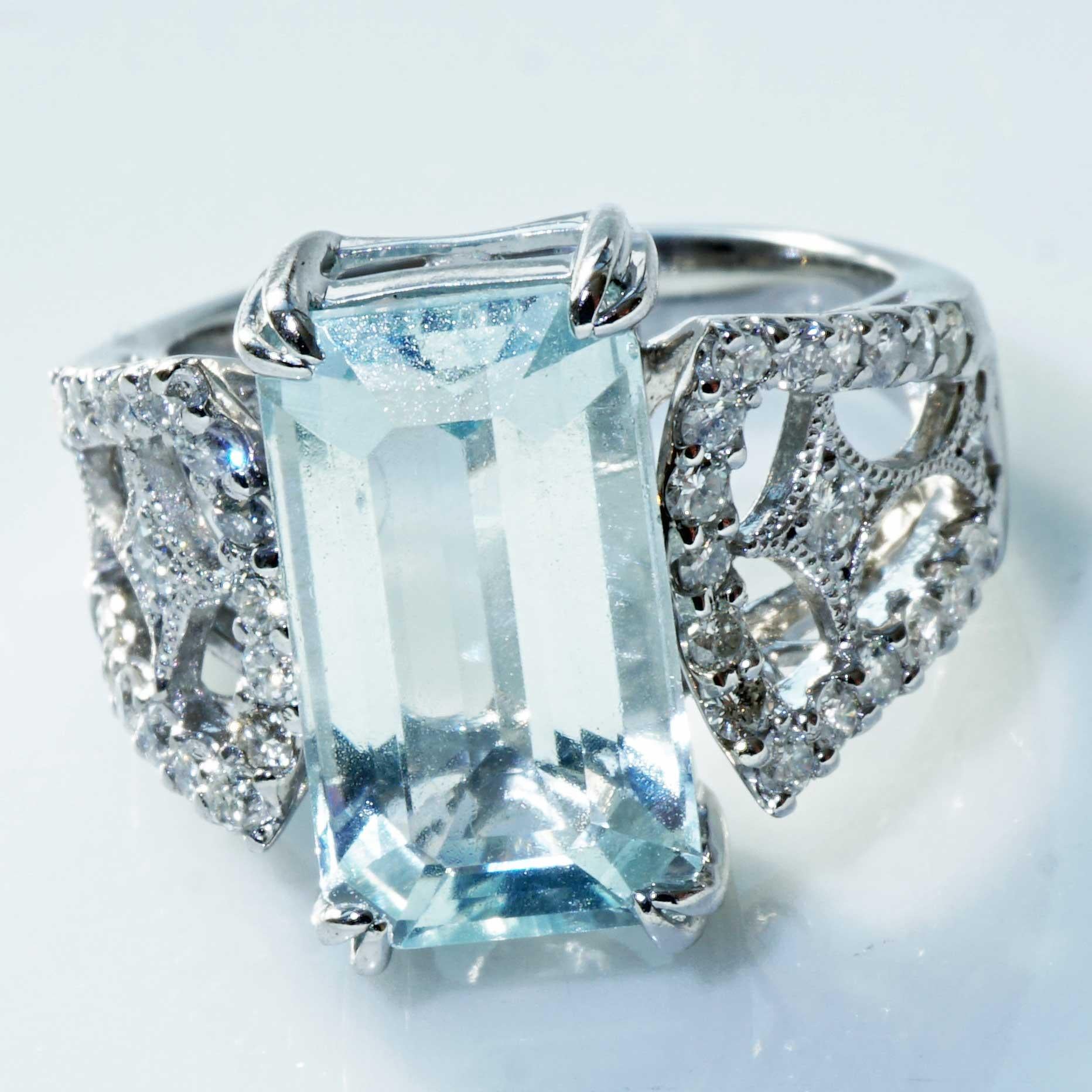 Top Aquamarin Brilliant Ring Platinum 4.40 ct 0.52 ct so elaborately designed 7