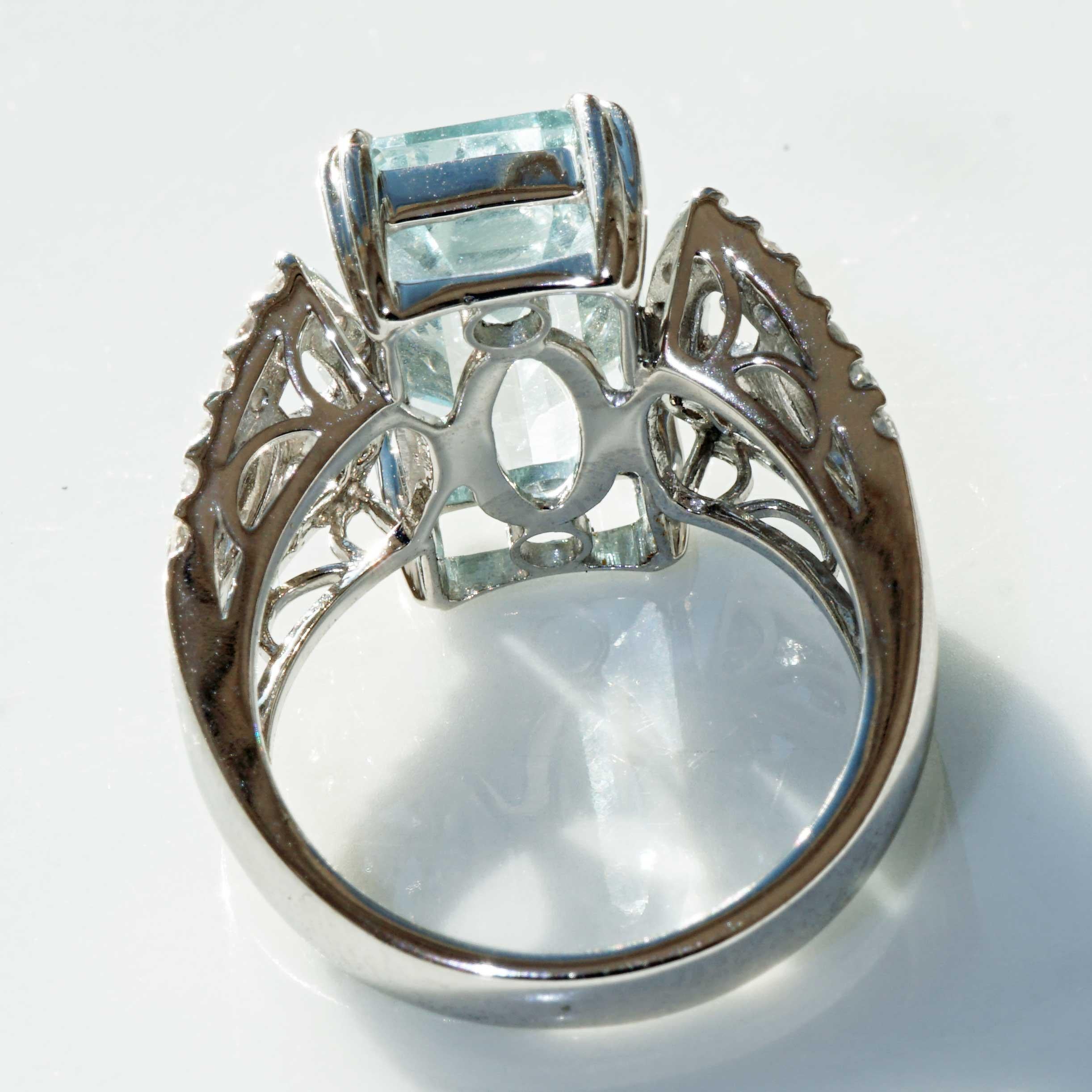 Top Aquamarin Brilliant Ring Platinum 4.40 ct 0.52 ct so elaborately designed 9