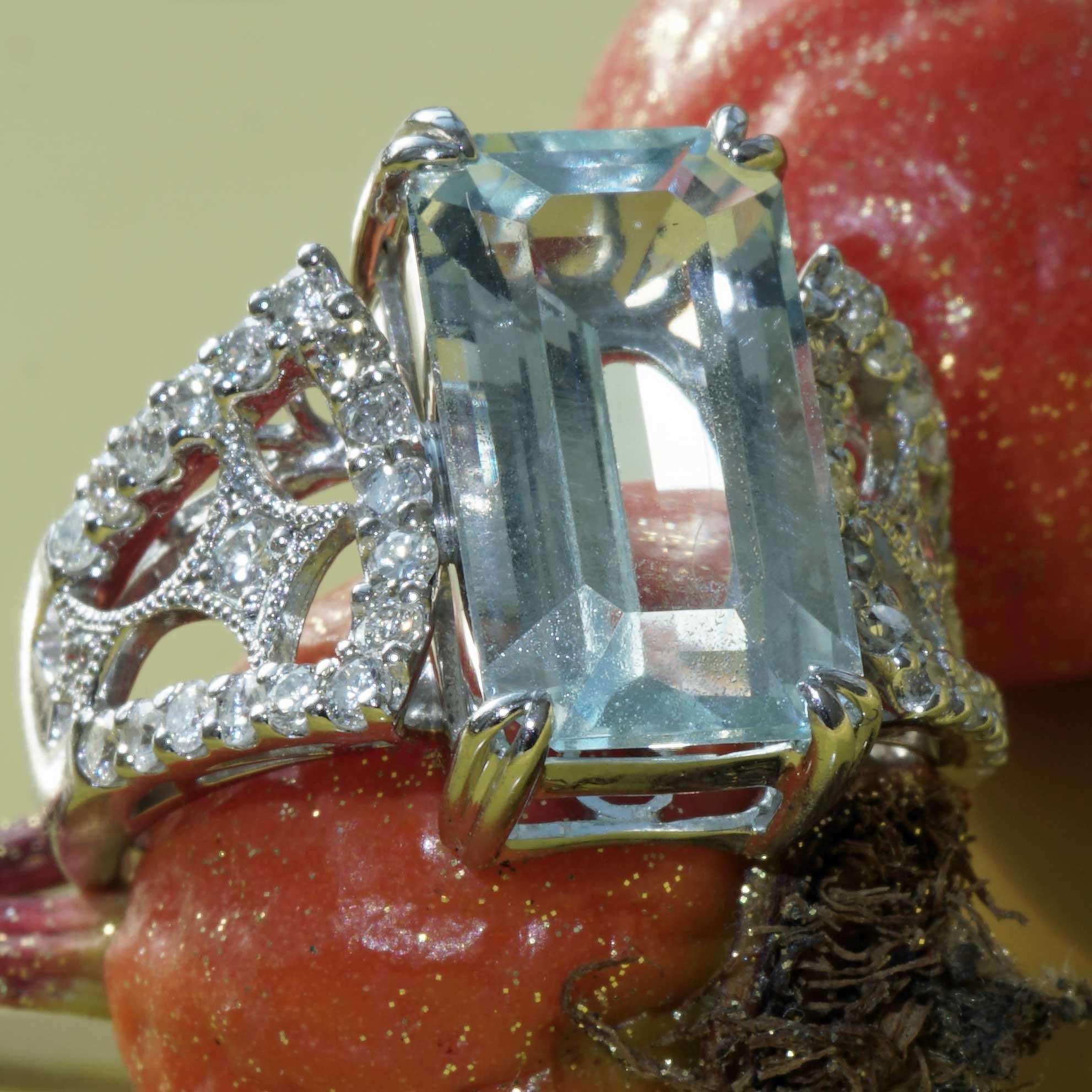 Top Aquamarin Brilliant Ring Platinum 4.40 ct 0.52 ct so elaborately designed 2