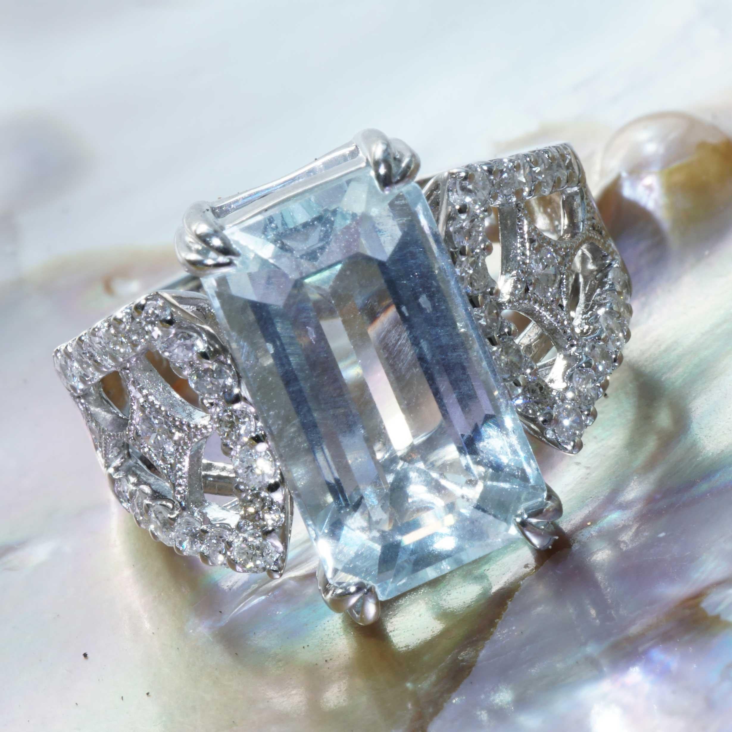 Top Aquamarin Brilliant Ring Platinum 4.40 ct 0.52 ct so elaborately designed 4