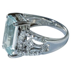 Top Aquamarin Brilliant Ring Platinum 4.40 ct 0.52 ct so elaborately designed