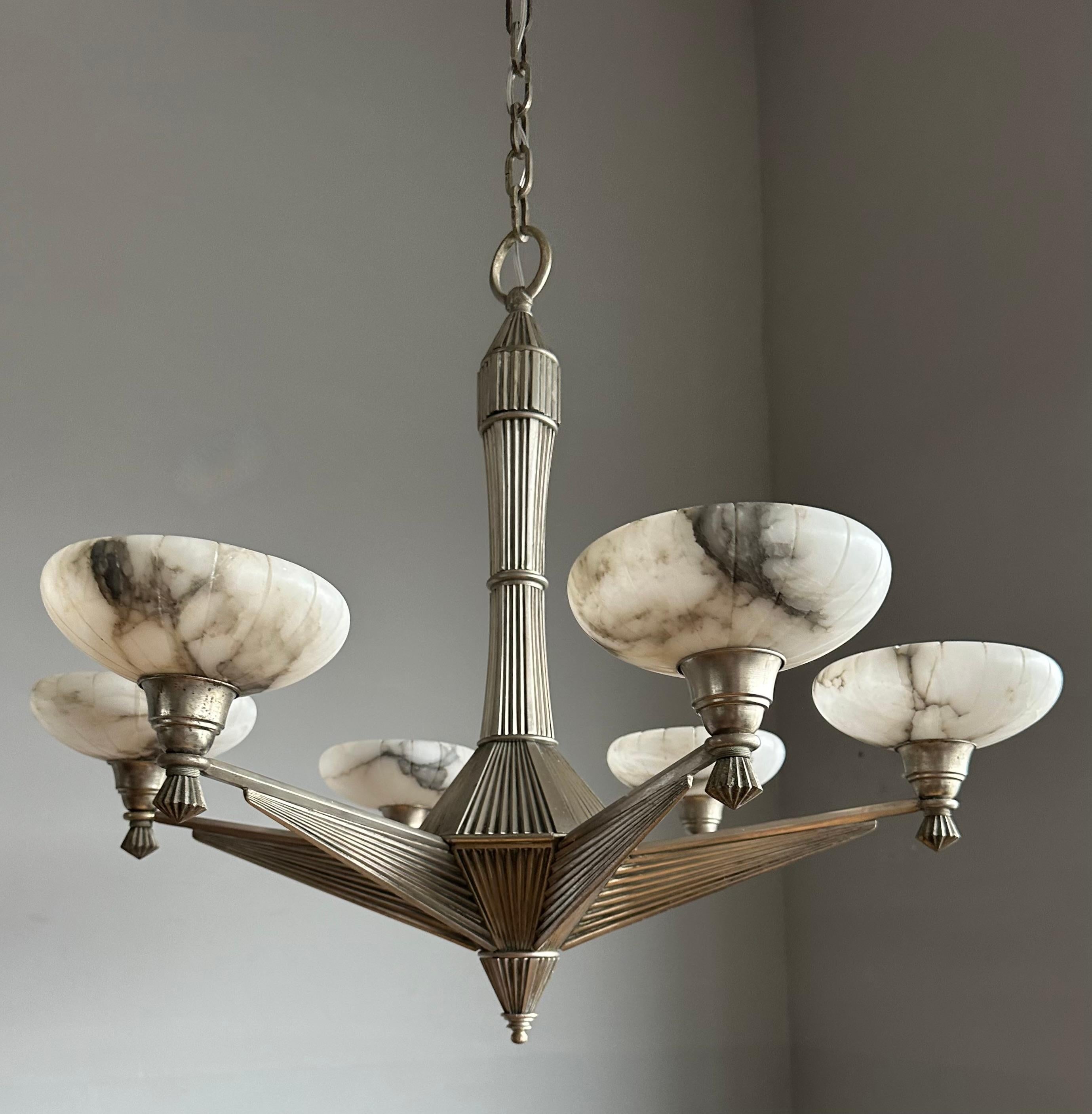 Top Art Deco Design Silvered Bronze and Six Alabaster Shades Chandelier, 1920 For Sale 4