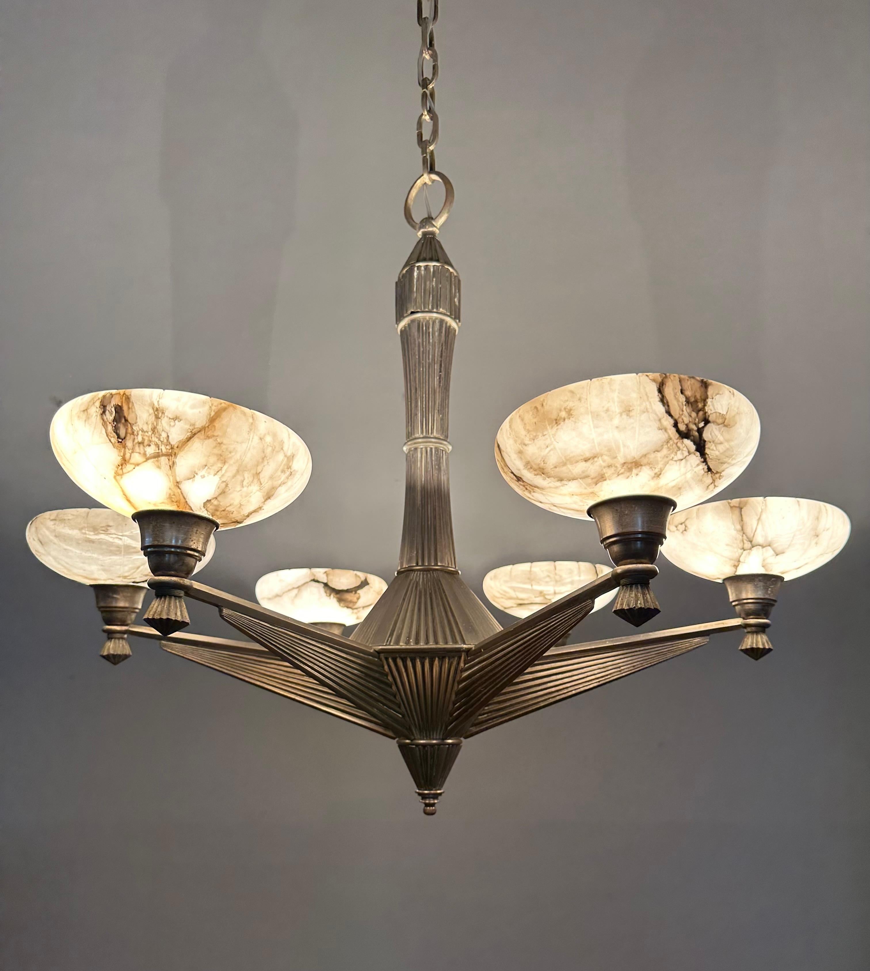 Top Art Deco Design Silvered Bronze and Six Alabaster Shades Chandelier, 1920 For Sale 10