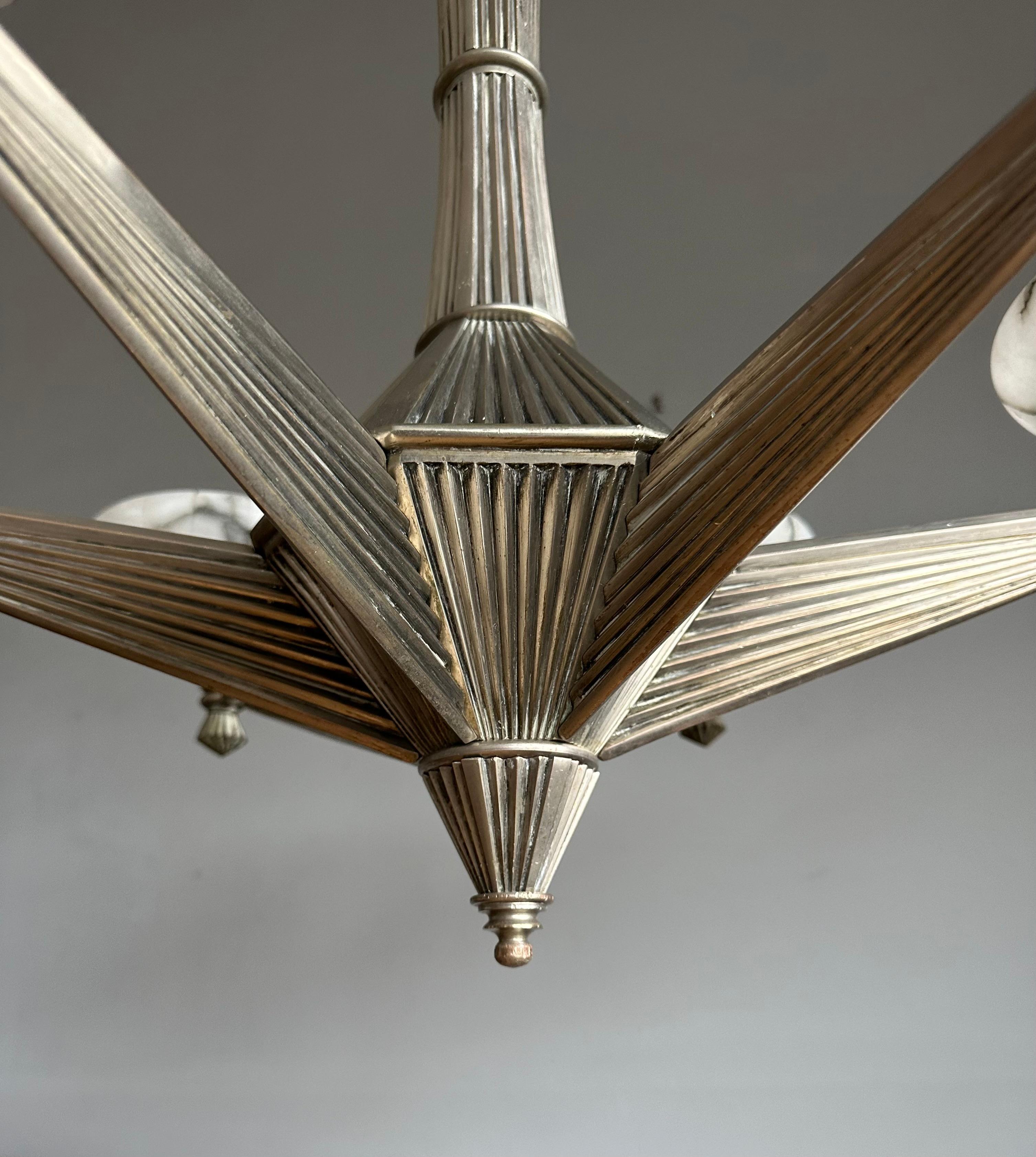 Top Art Deco Design Silvered Bronze and Six Alabaster Shades Chandelier, 1920 For Sale 2