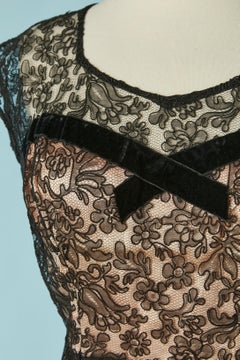 Top bustier in black lace and pink satin with velvet ribbon Circa 1950's