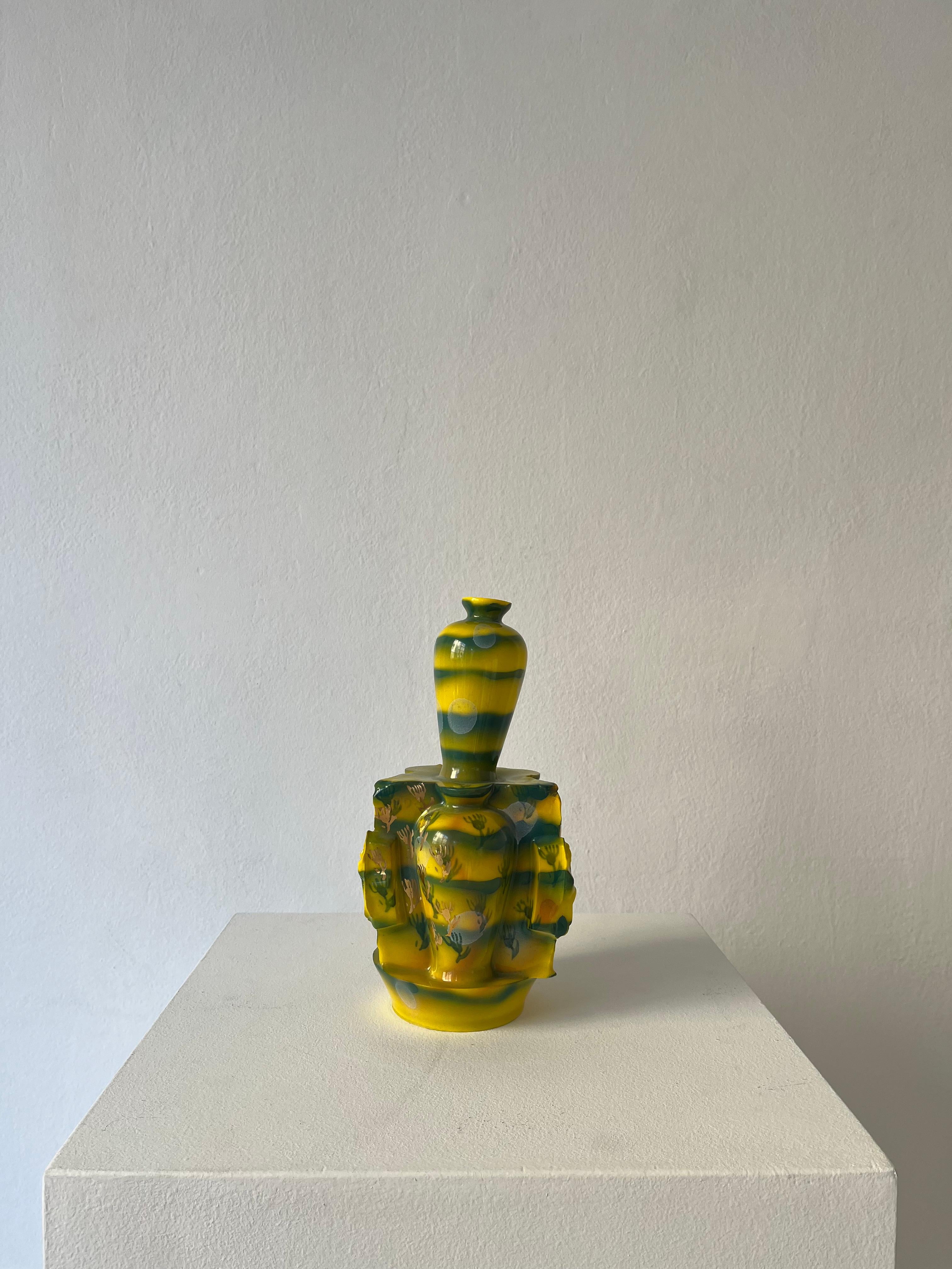 Dekorierte Vase „Top“ aus emailliertem Porzellan, einzigartiges Stück (Emailliert) im Angebot