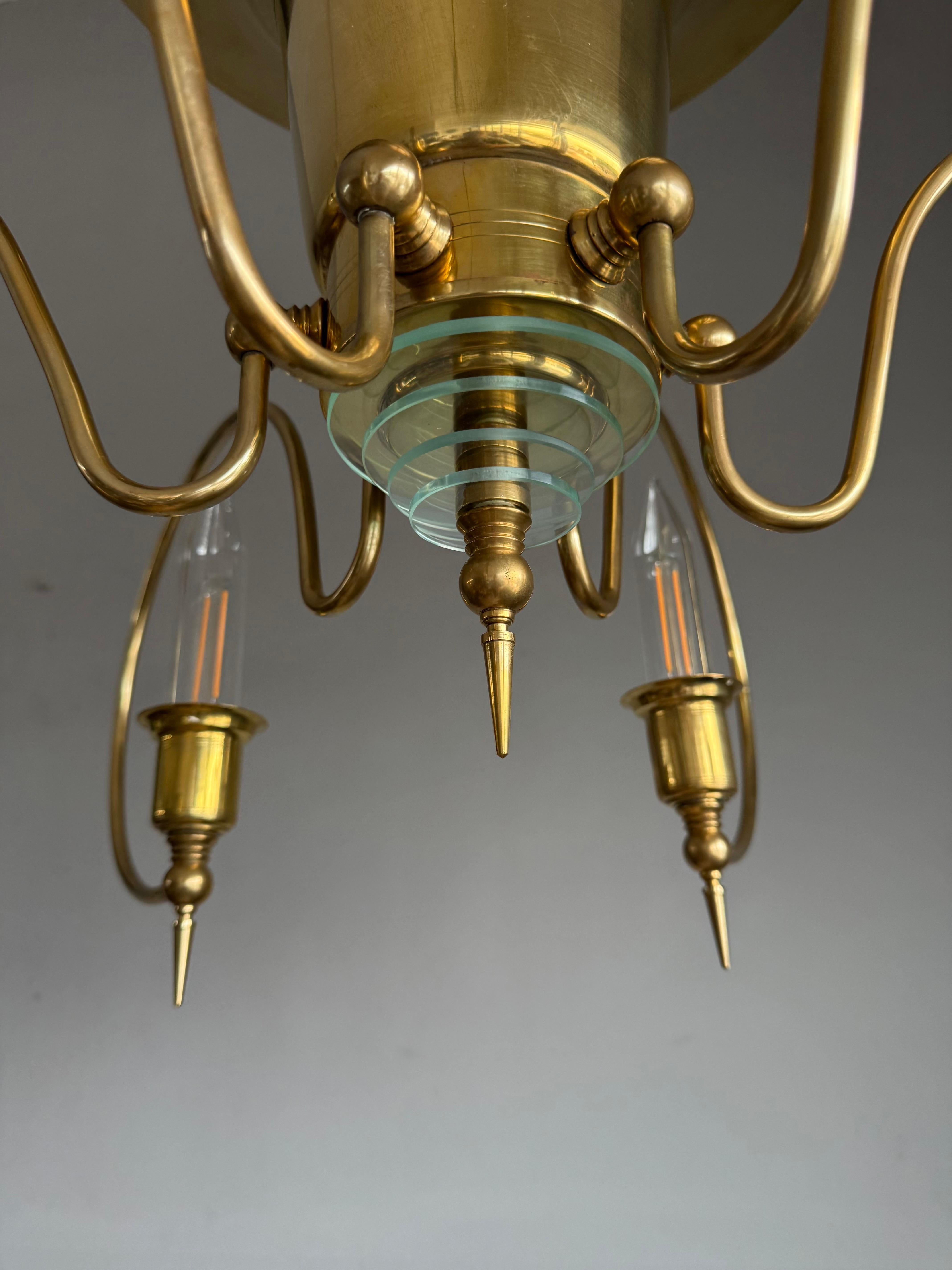 Bauhaus Top Design & Large Art Deco Style Brass and Glass Eight-Light Chandelier en vente
