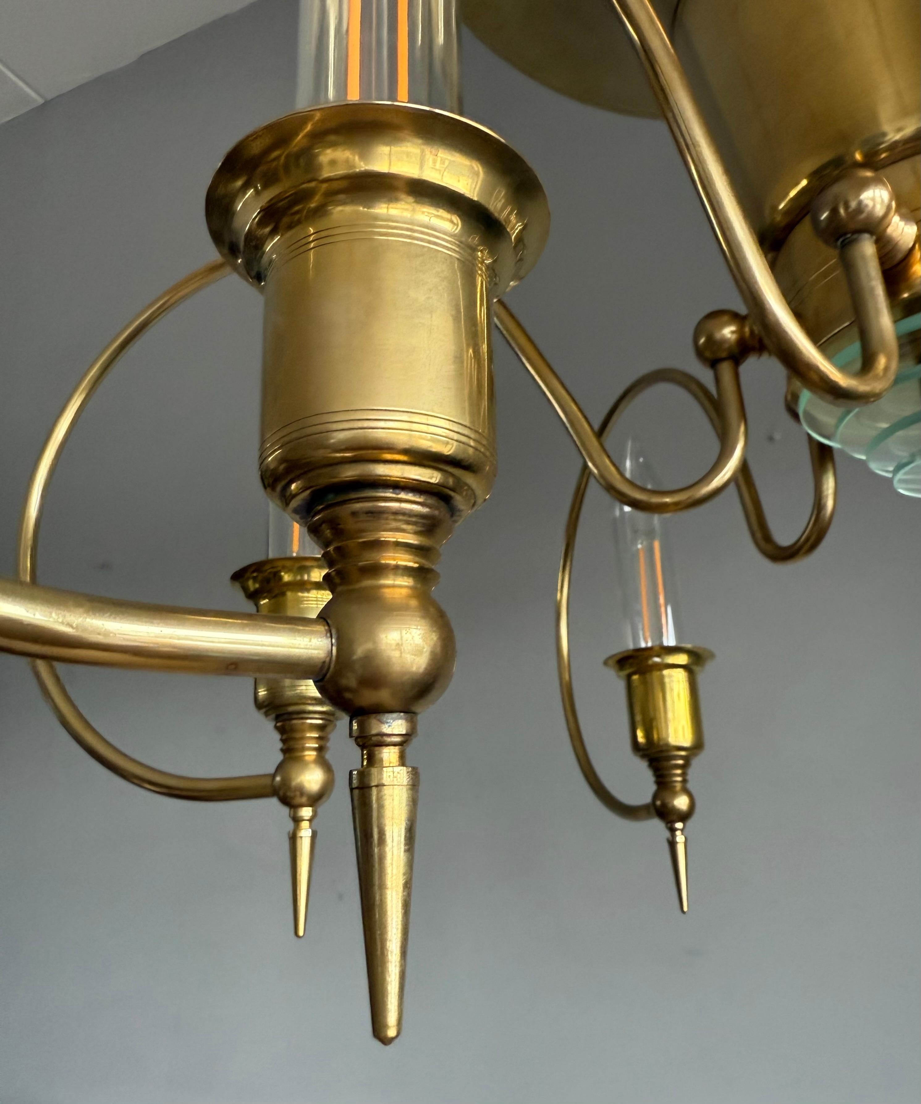Allemand Top Design & Large Art Deco Style Brass and Glass Eight-Light Chandelier en vente