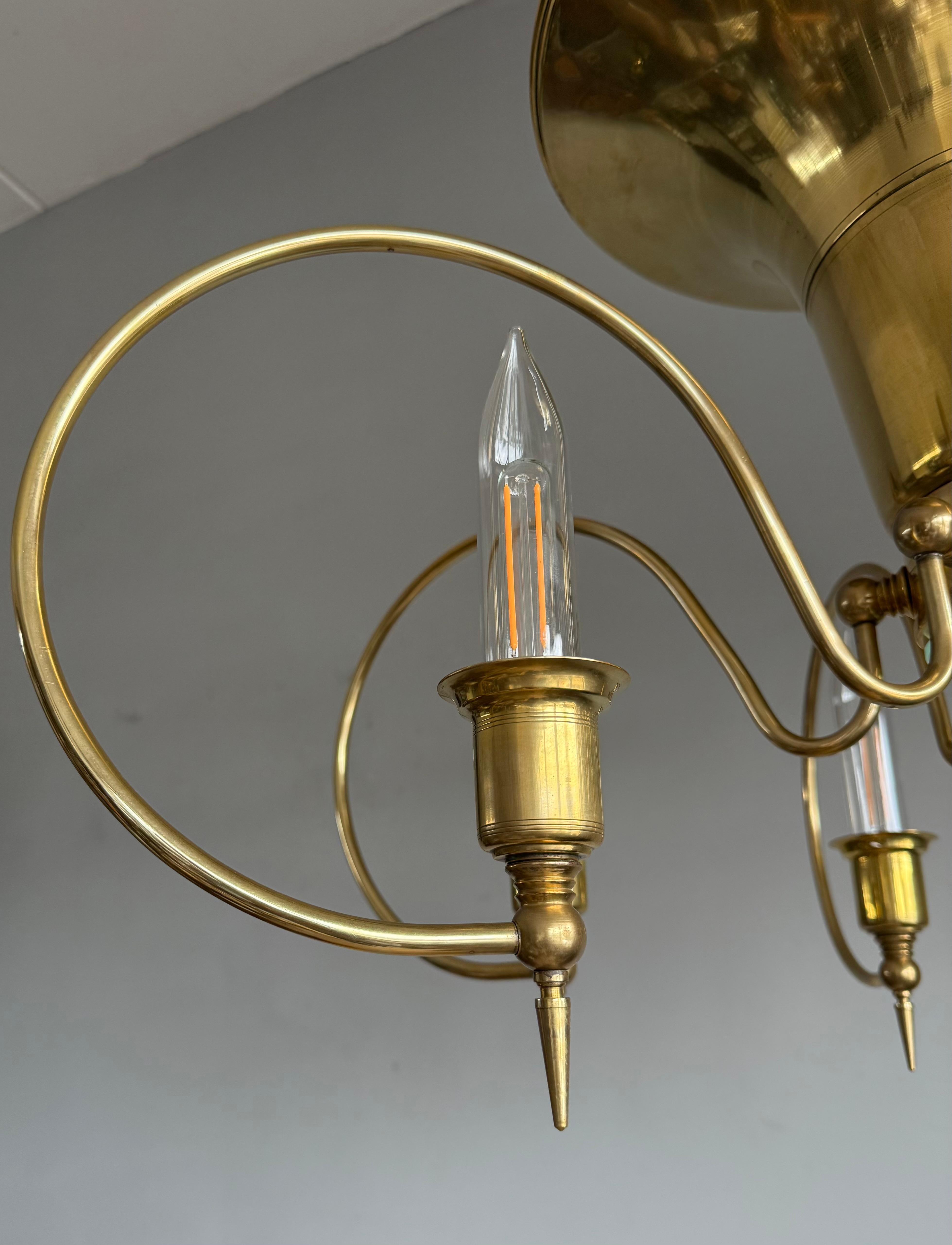 Top Design & Large Art Deco Style Brass and Glass Eight-Light Chandelier Excellent état - En vente à Lisse, NL
