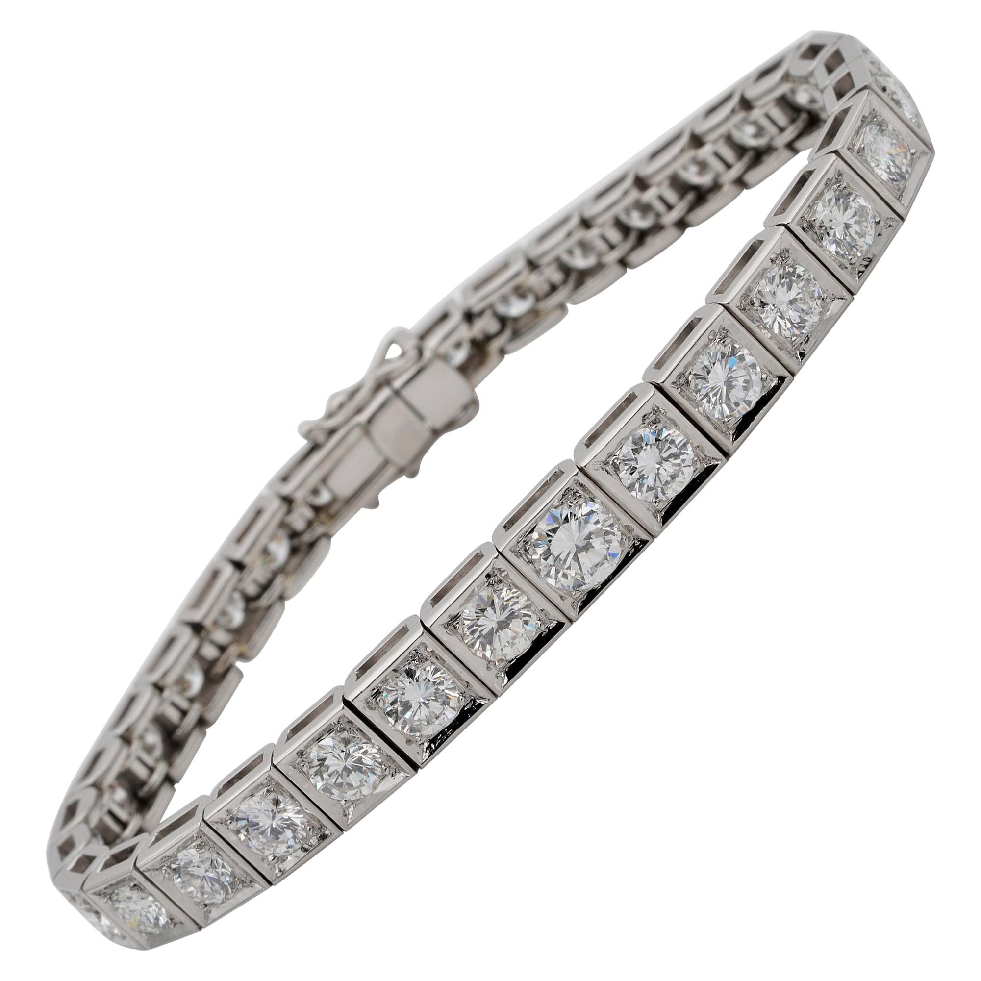 Top End 10.75 Carat Brilliant Cut Diamond 38 Grams Platinum Tennis Bracelet For Sale