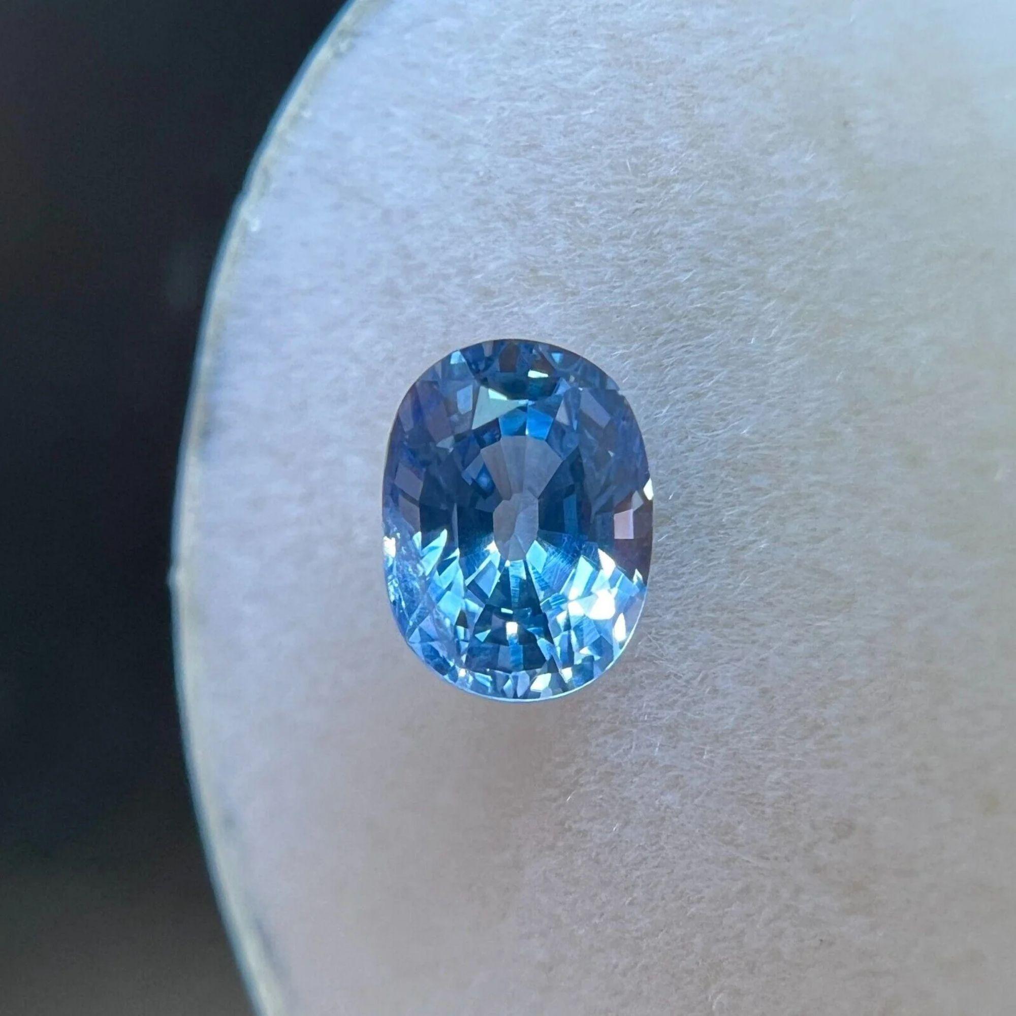 Saphir bleu vif naturel de Ceylan de 1,11 carat, taille ovale, Sri Lanka 6,5 x 5 mm Neuf - En vente à Birmingham, GB