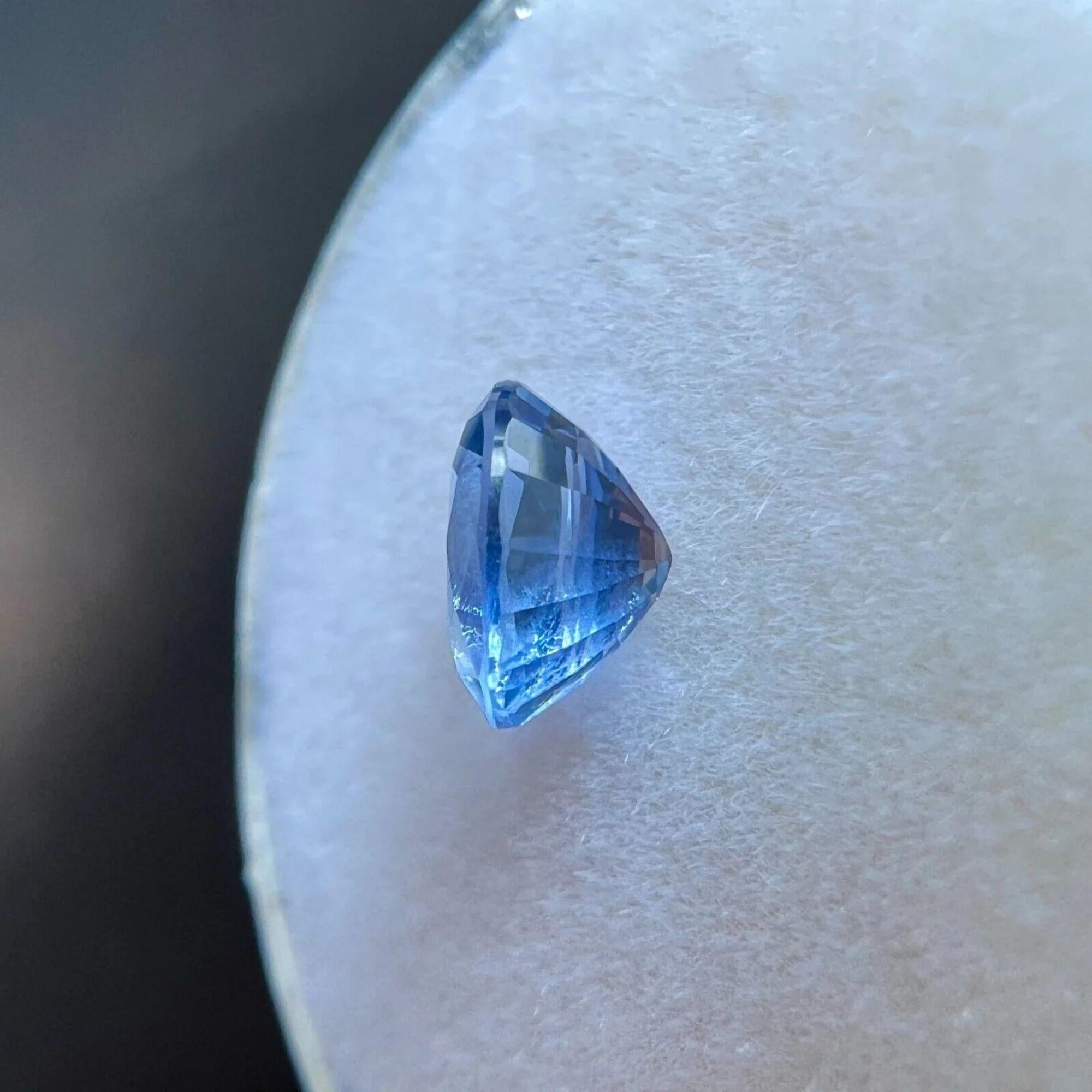 Top Grade 1.11 Carat Natural Vivid Ceylon Blue Sapphire Oval Cut Sri Lanka In New Condition For Sale In Birmingham, GB