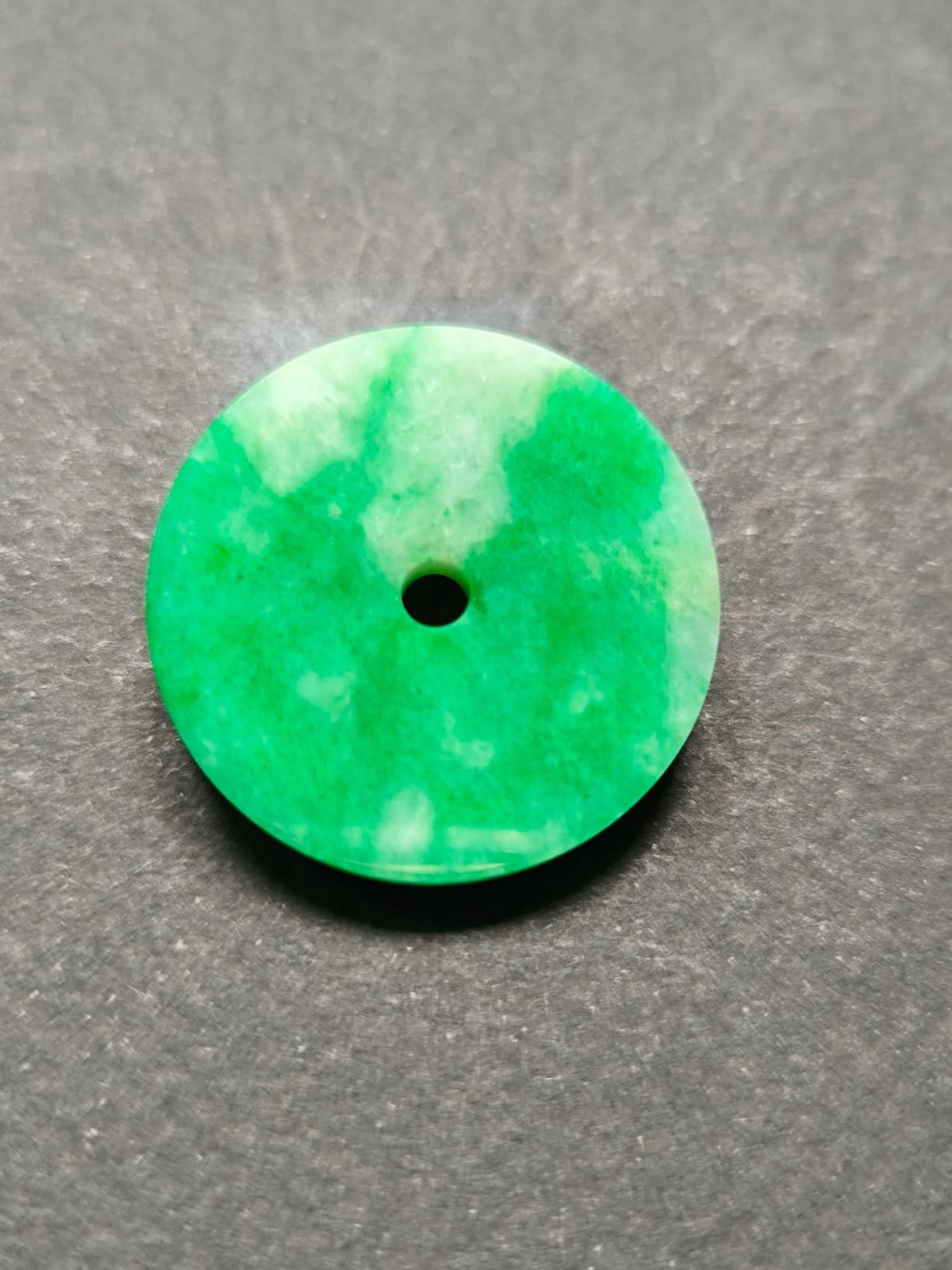 Art Deco Top Grade Natural Icy Type Imperial Green Halo Donut Jadeite Jade Loose Stone For Sale