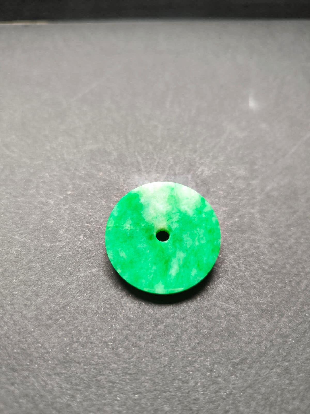 Top Grade Natural Icy Type Imperial Green Halo Donut Jadeite Jade Loose Stone For Sale 1