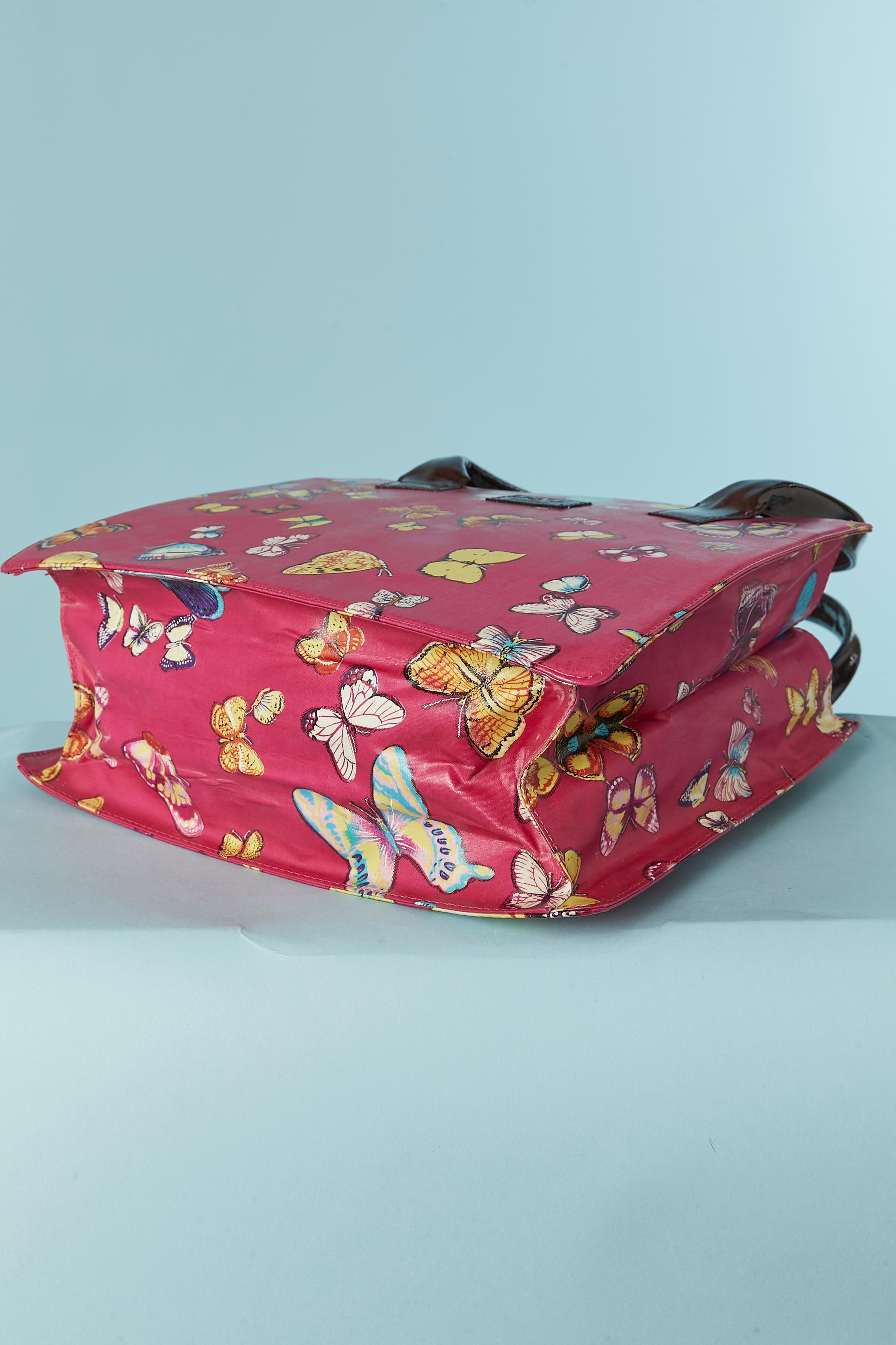 Borsa con manico superiore in cotone spalmato con stampa di farfalle D&G by DOLCE & GABBANA In condizioni ottime in vendita a Saint-Ouen-Sur-Seine, FR