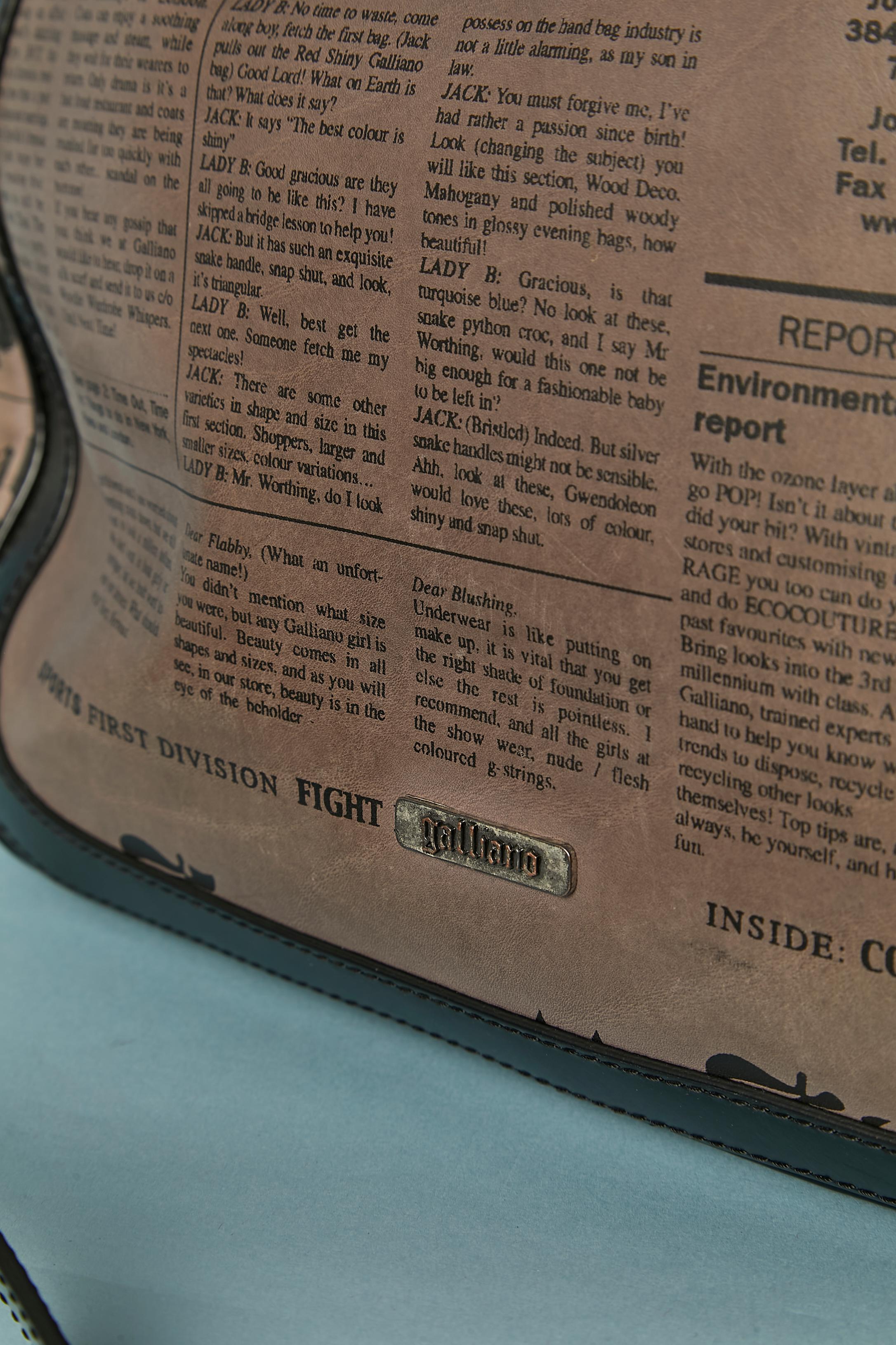 Donna Borsa con manico superiore in pelle con stampa Newspaper di John Galliano in vendita