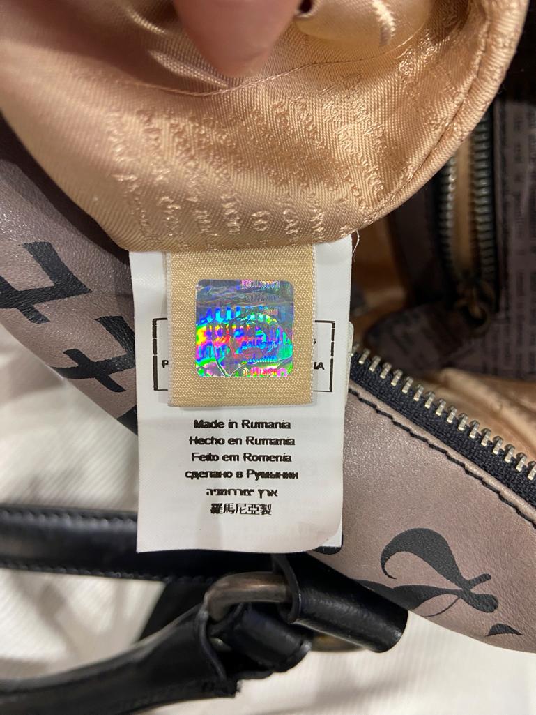 Borsa con manico superiore in pelle con stampa Newspaper di John Galliano in vendita 3