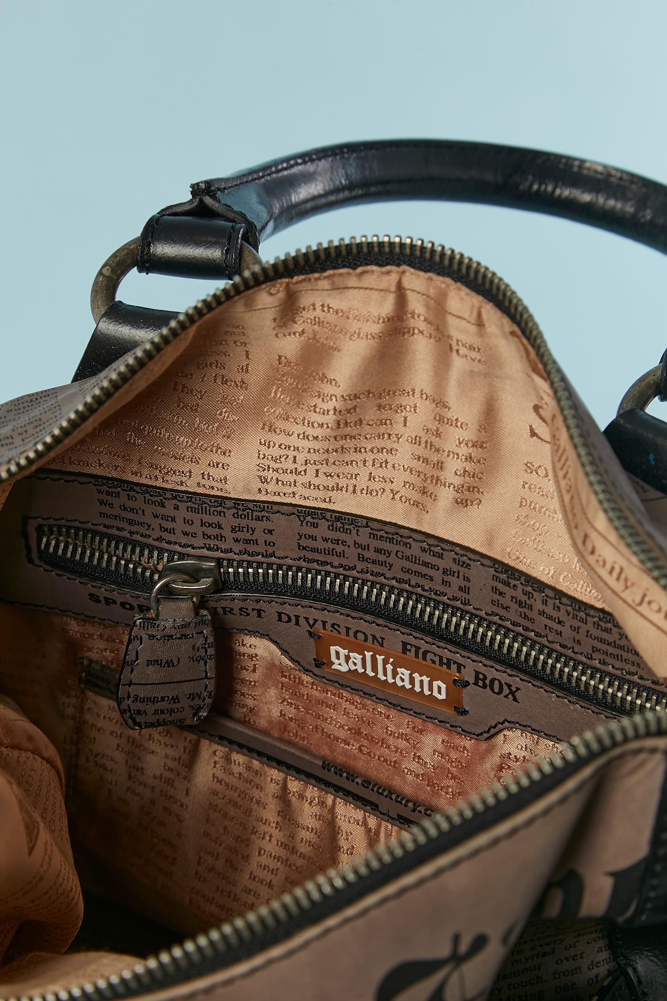 Borsa con manico superiore in pelle con stampa Newspaper di John Galliano in vendita 4