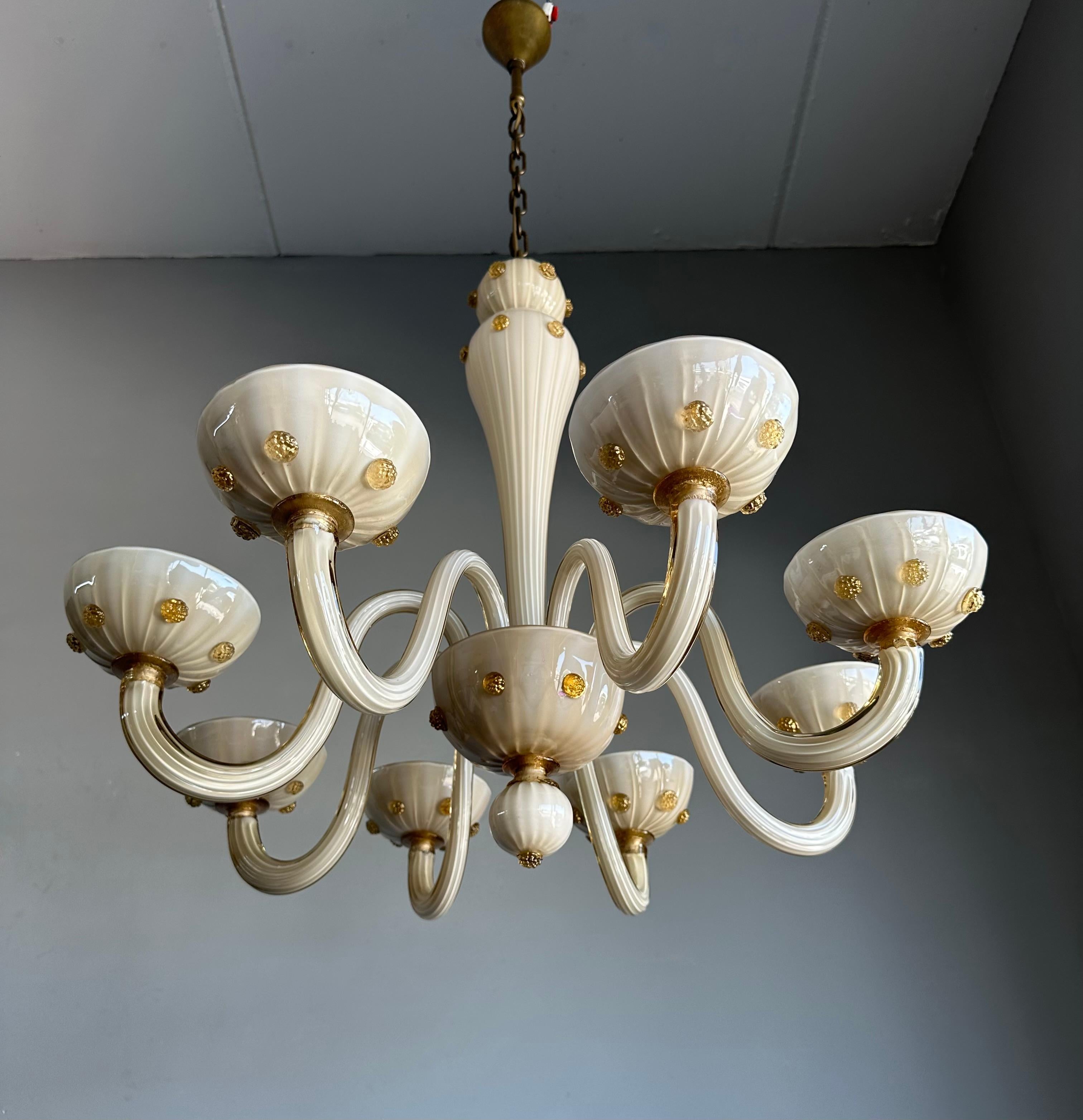Lustre à 8 lumières en verre d'art de Murano du milieu du siècle dernier, blanc crème et ambre en vente 6