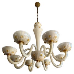 Top Mid-Century in vetro artistico di Murano, lampadario a 8 luci di colore bianco crema e ambra