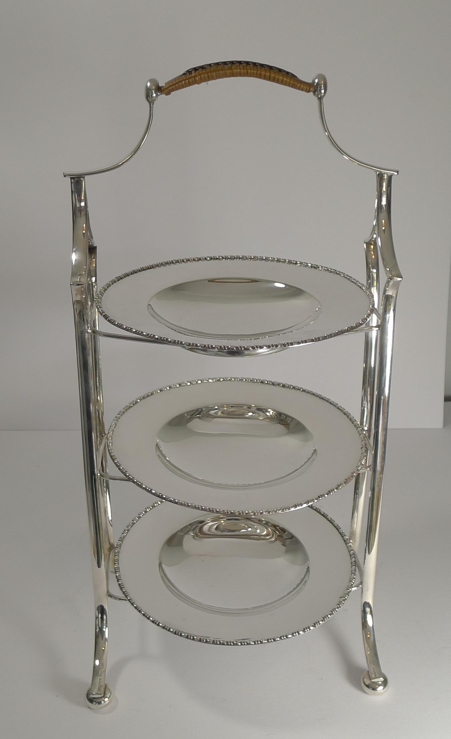 Top-Notch Large Antique Cake Stand by Mappin and Webb, circa 1910 4