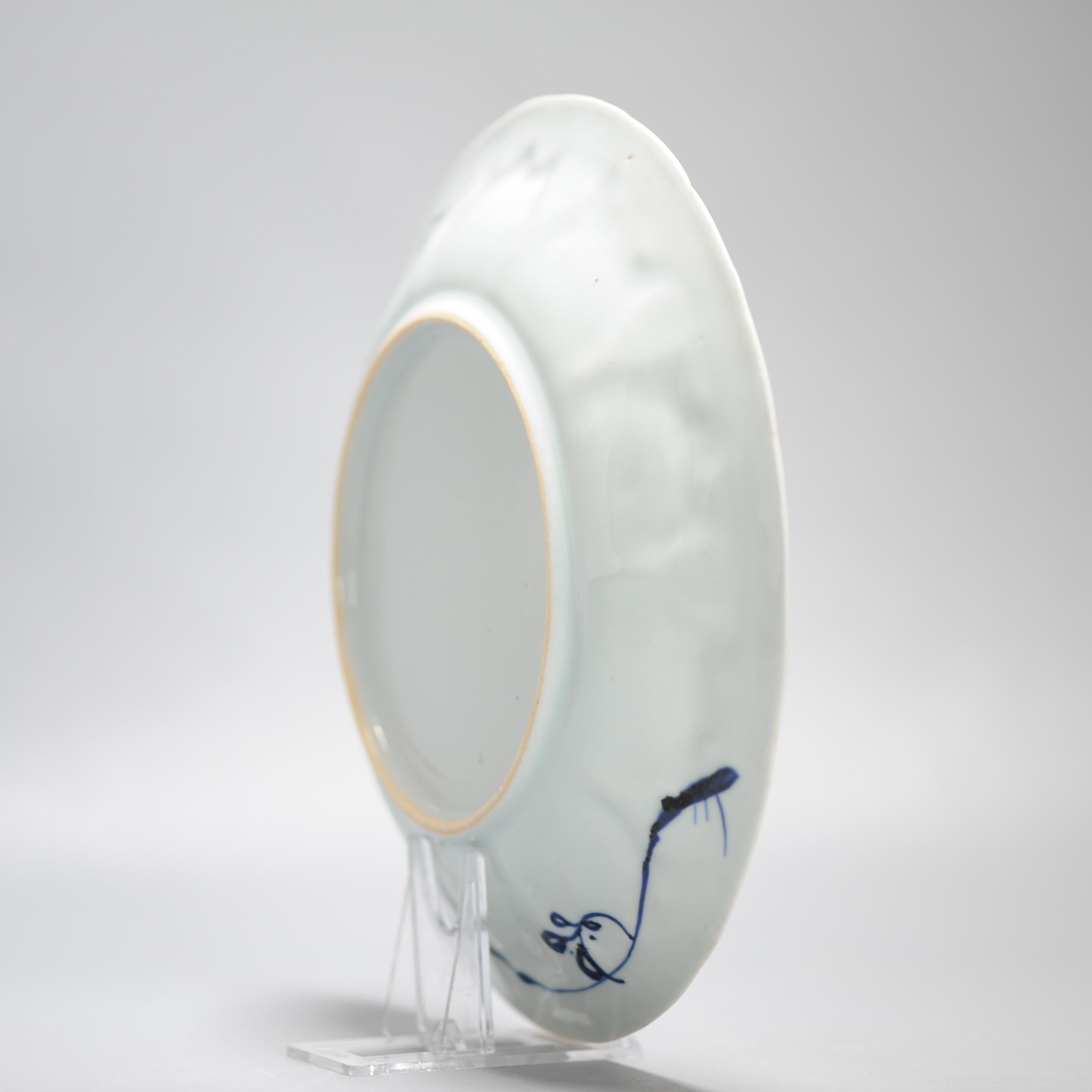 Top Quality 1720 Antique Chinese Porcelain Dish Kangxi Period with Ladies For Sale 5