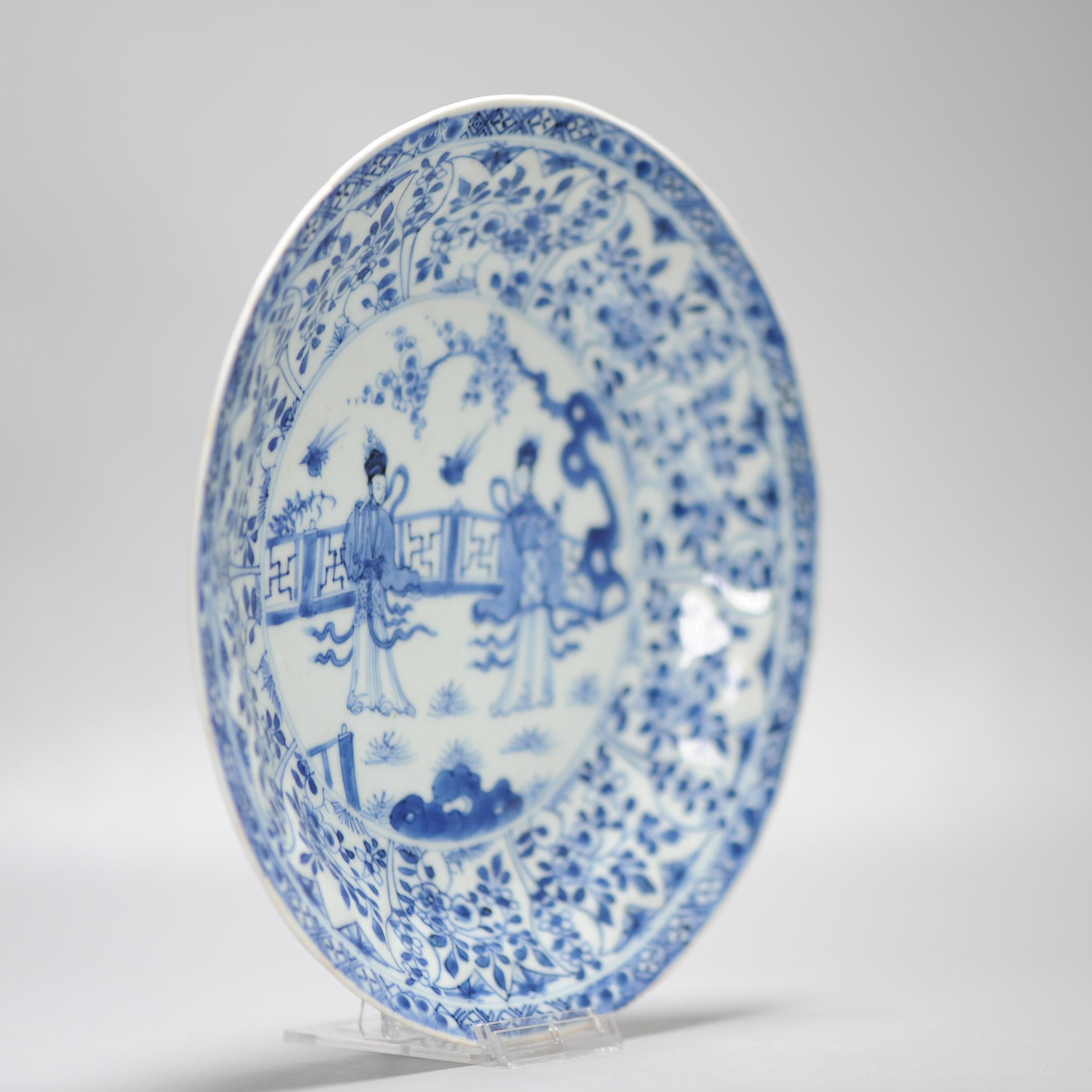 Top Quality 1720 Antique Chinese Porcelain Dish Kangxi Period with Ladies For Sale 7