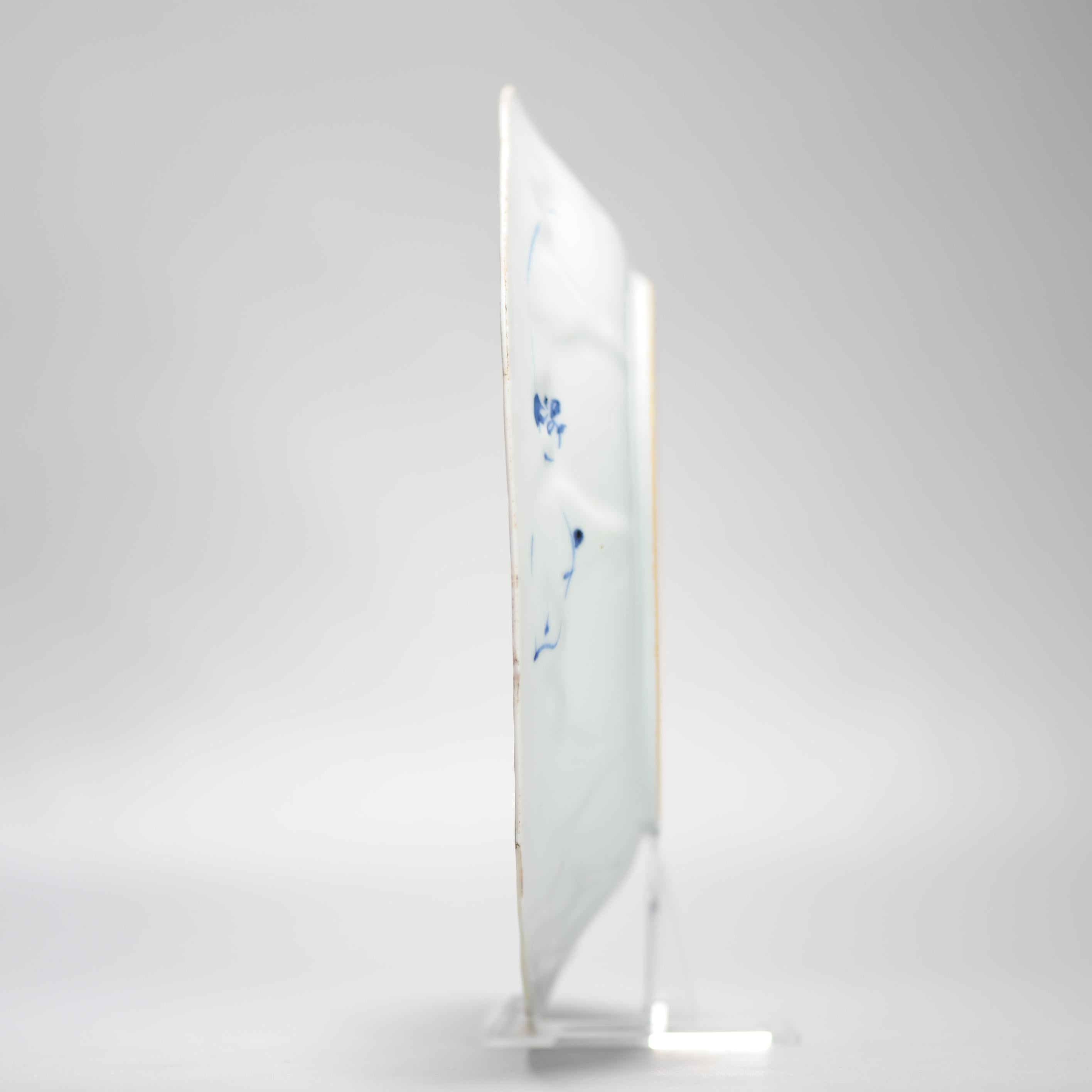 XVIIIe siècle et antérieur Plat en porcelaine chinoise ancienne de grande qualité datant de 1720, période Kangxi avec femmes en vente