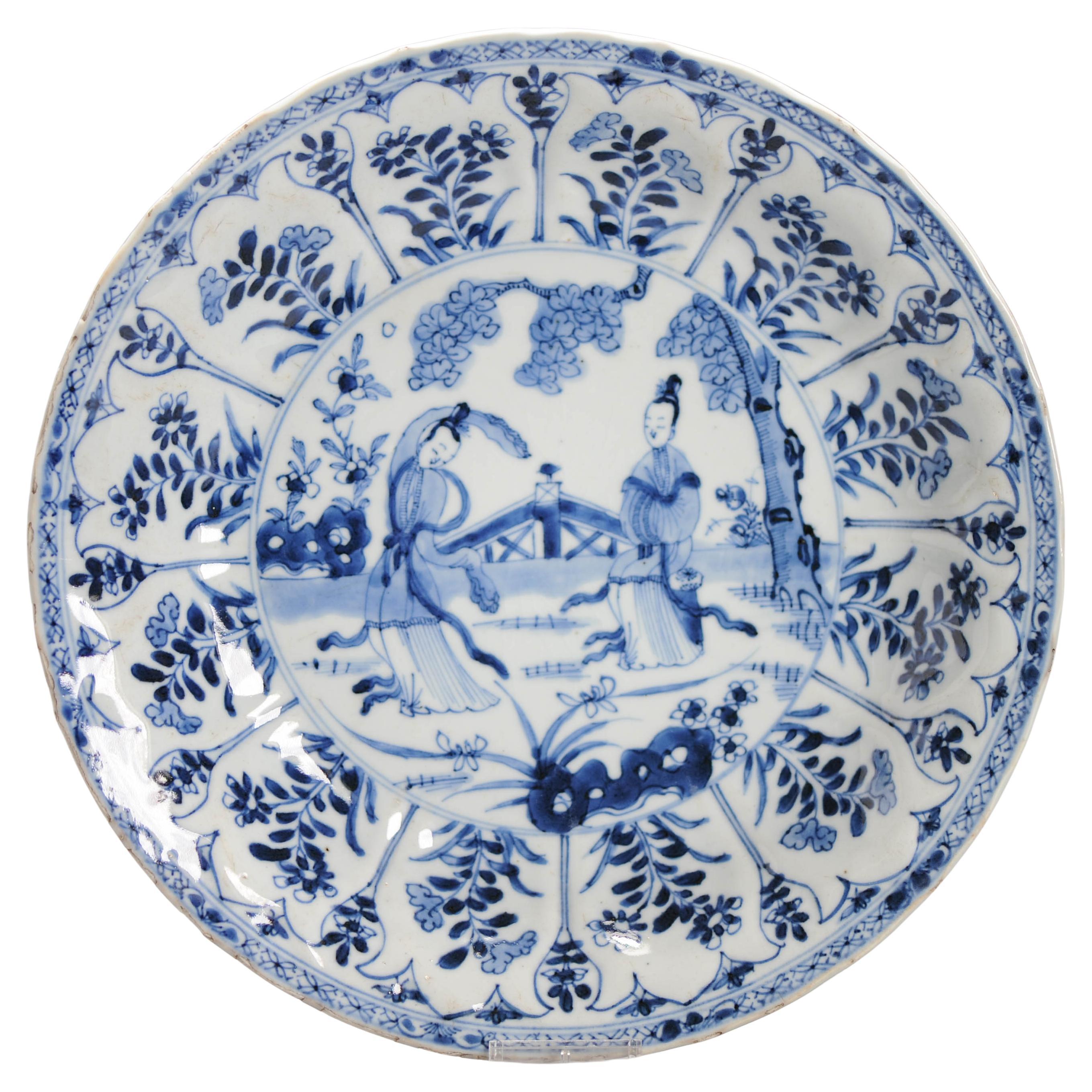 Top Quality 1720 Antique Chinese Porcelain Dish Kangxi Period with Ladies