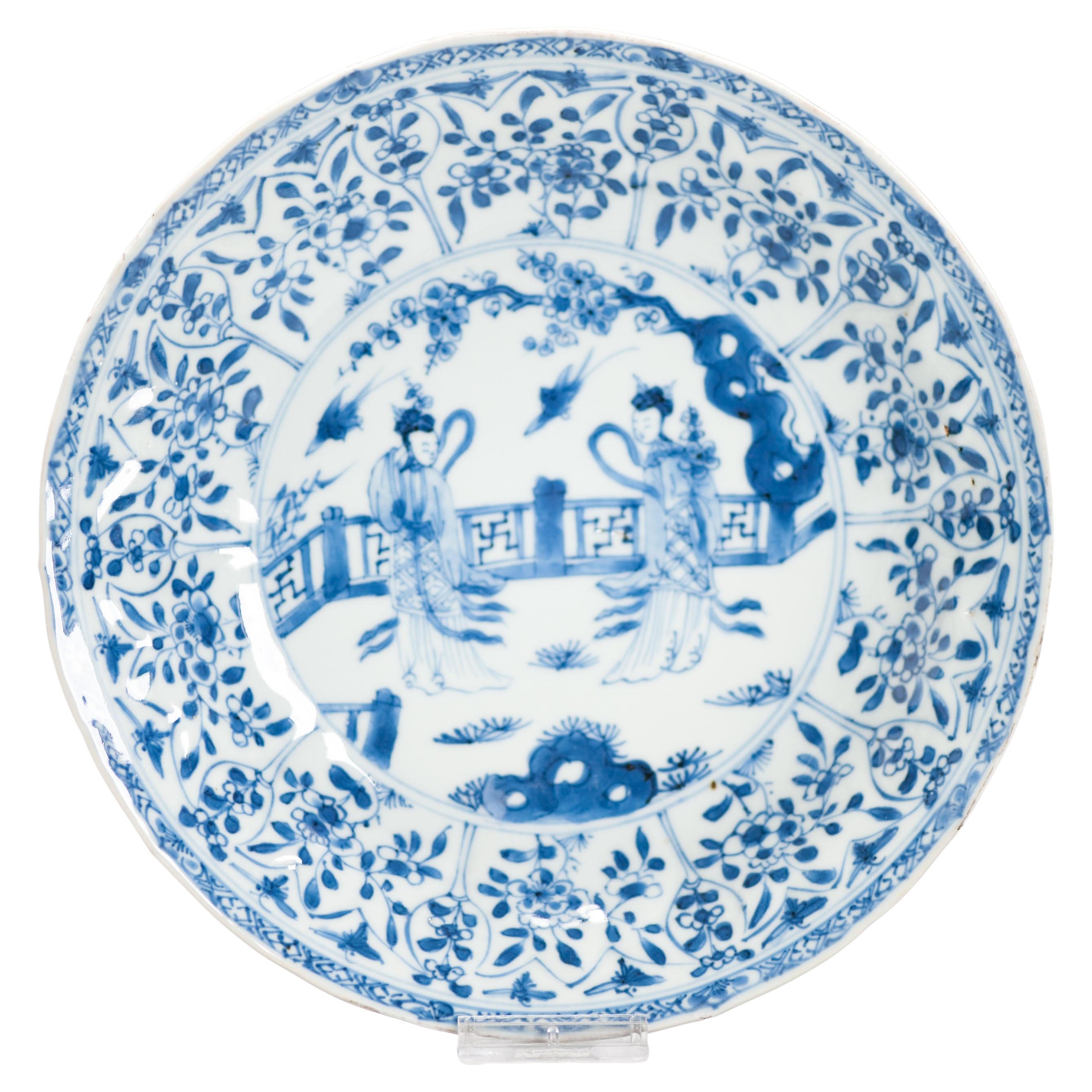 Top Quality 1720 Antique Chinese Porcelain Dish Kangxi Period with Ladies