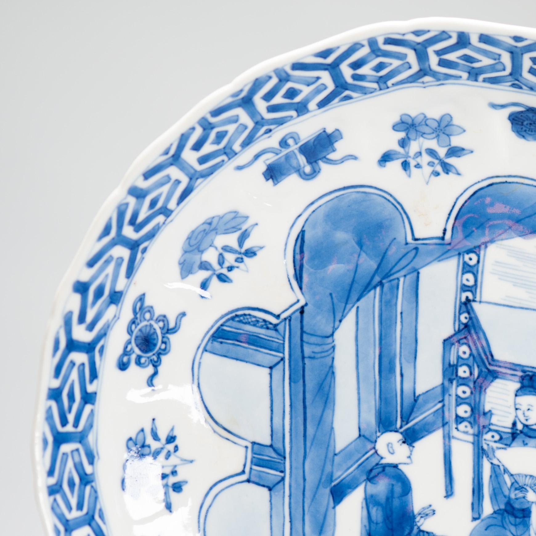 Top Quality 17c Antique Chinese Porcelain Dish Kangxi Period Chenghua Mark In Good Condition In Amsterdam, Noord Holland