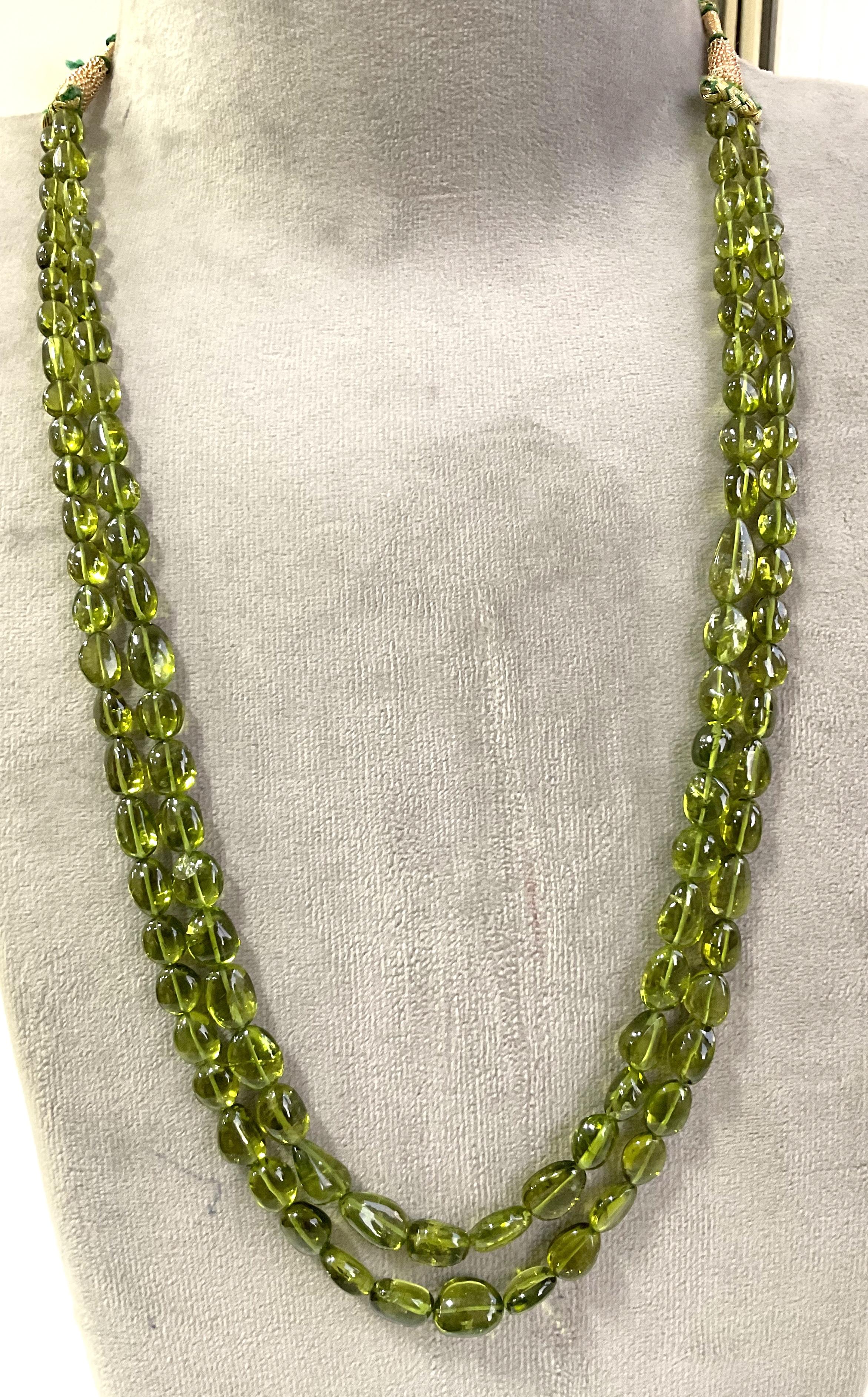 Top Quality 387.70 Carats Peridot Plain Tumbled Natural Gemstone Necklace For Sale 7