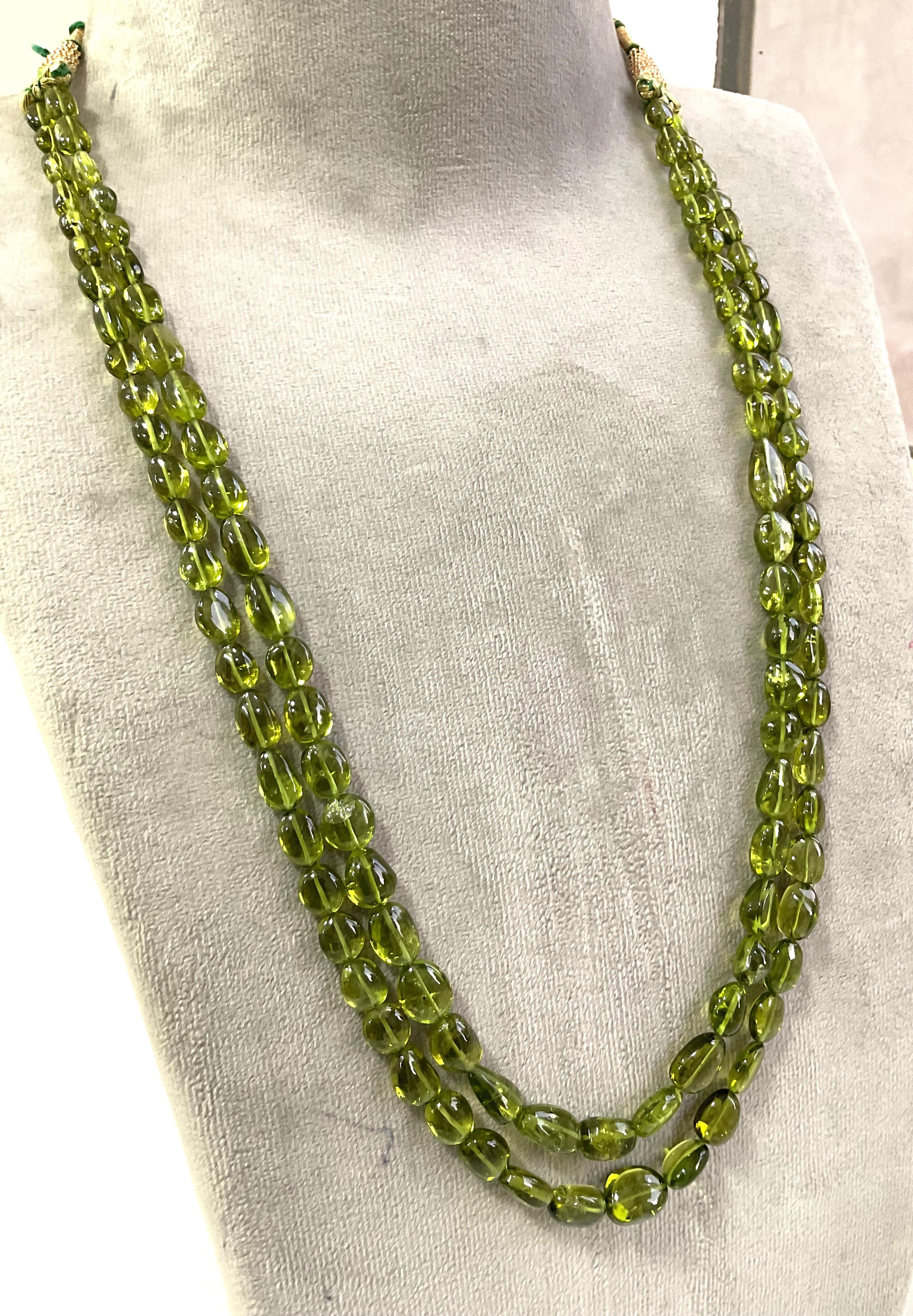 Top Quality 387.70 Carats Peridot Plain Tumbled Natural Gemstone Necklace For Sale 8