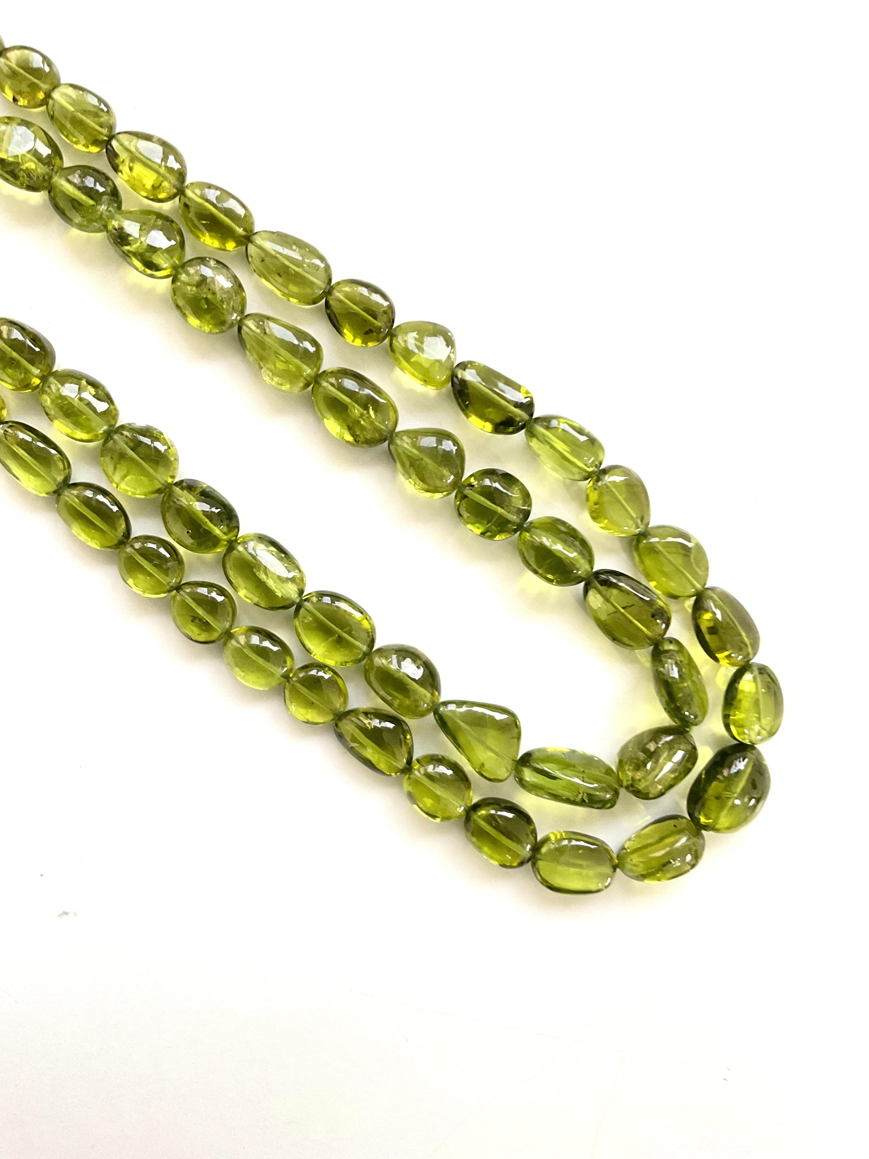 Top Quality 387.70 Carats Peridot Plain Tumbled Natural Gemstone Necklace In New Condition For Sale In Jaipur, RJ
