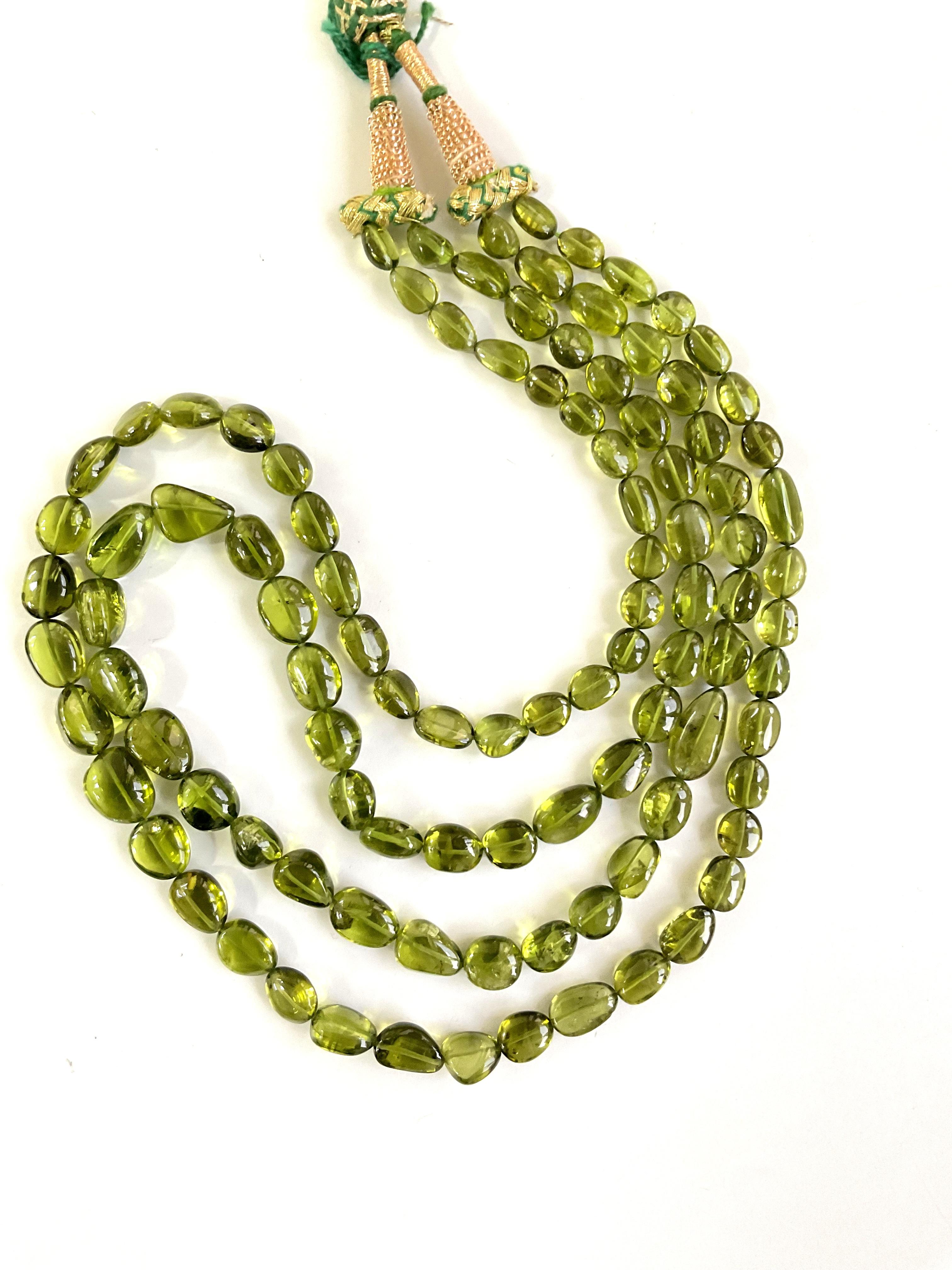 Top Quality 387.70 Carats Peridot Plain Tumbled Natural Gemstone Necklace For Sale 1