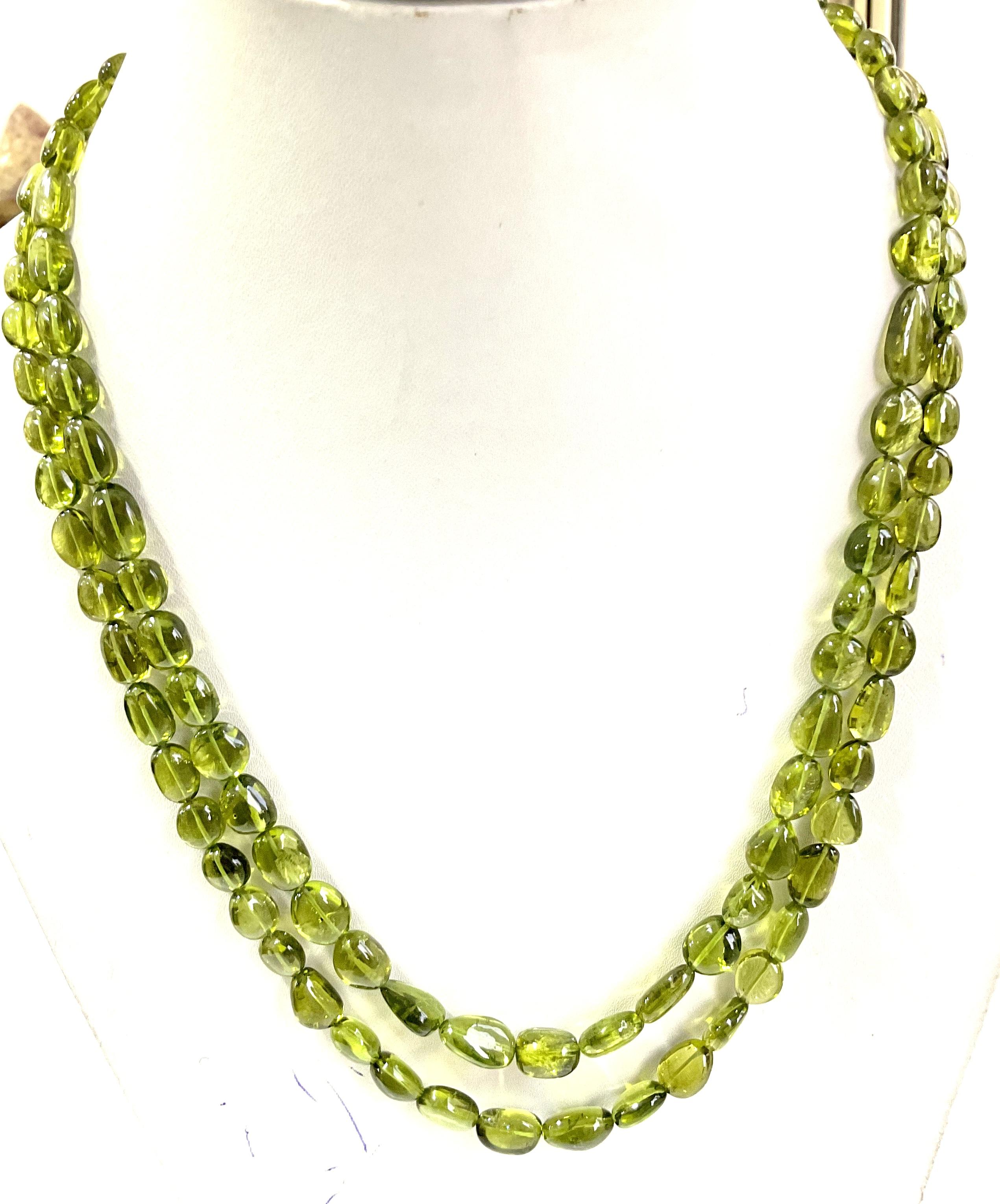Top Quality 387.70 Carats Peridot Plain Tumbled Natural Gemstone Necklace For Sale 5