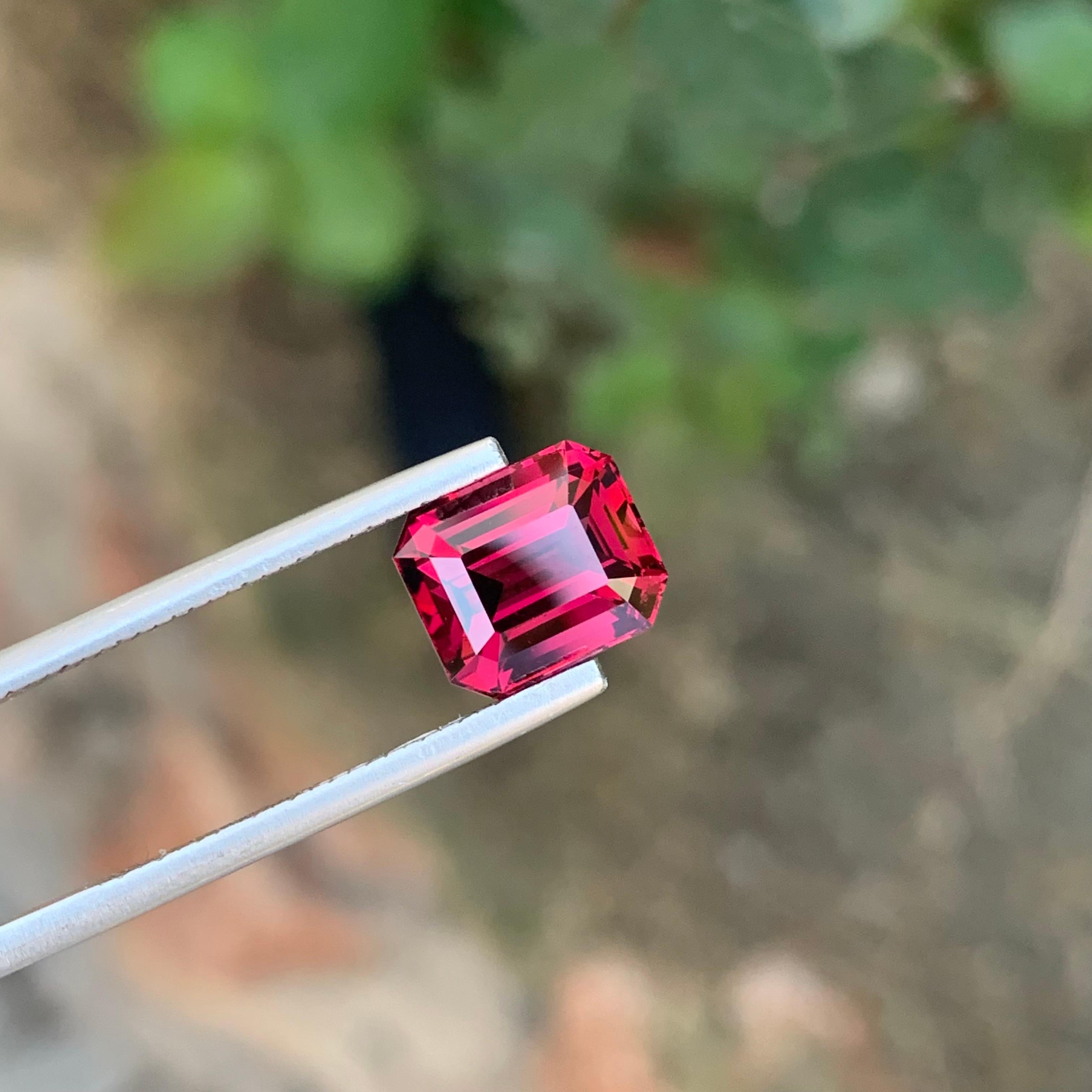 Arts and Crafts Top Quality 4.20 Carat Natural Loose Rhodolite Garnet Emerald Shape Gemstone For Sale