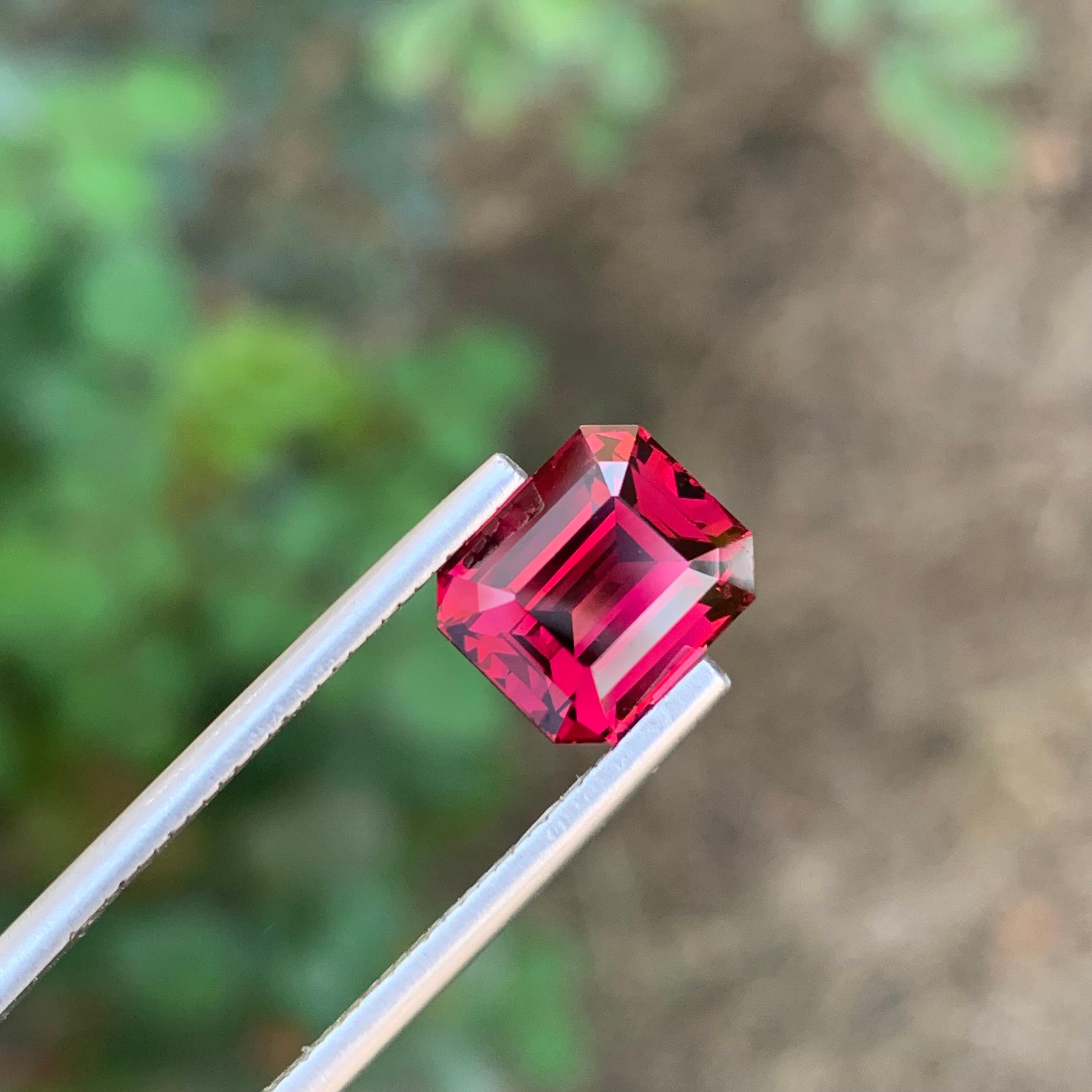 Emerald Cut Top Quality 4.20 Carat Natural Loose Rhodolite Garnet Emerald Shape Gemstone For Sale