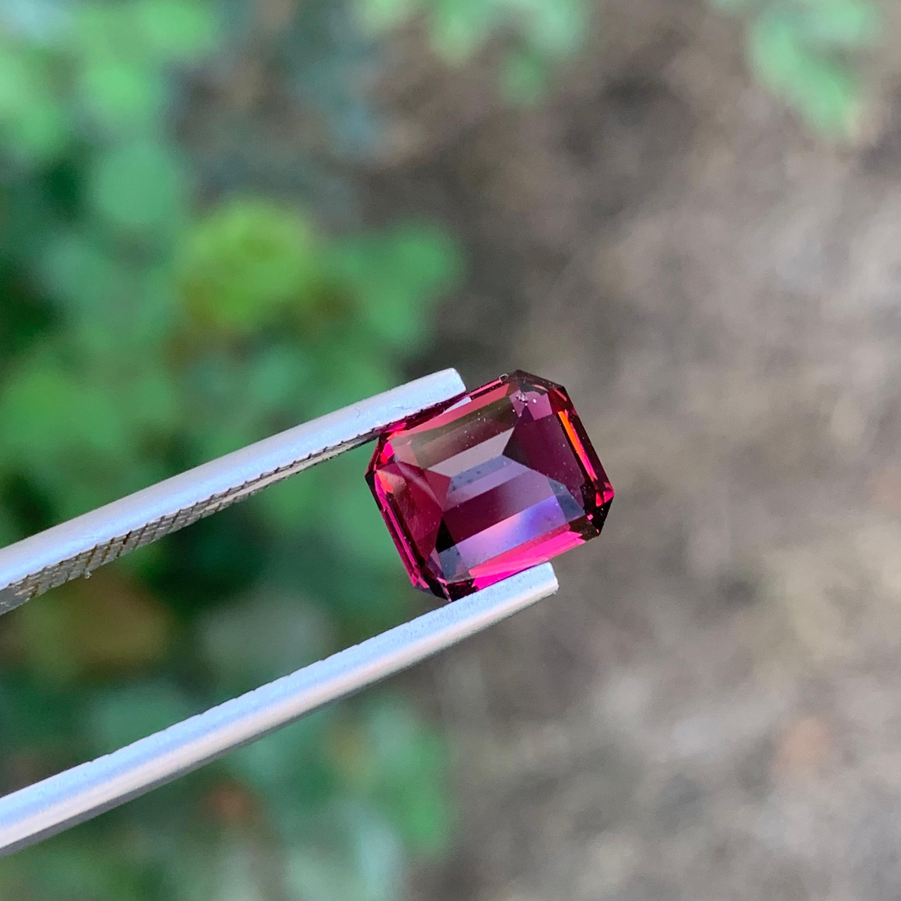 Top Quality 4.20 Carat Natural Loose Rhodolite Garnet Emerald Shape Gemstone For Sale 2