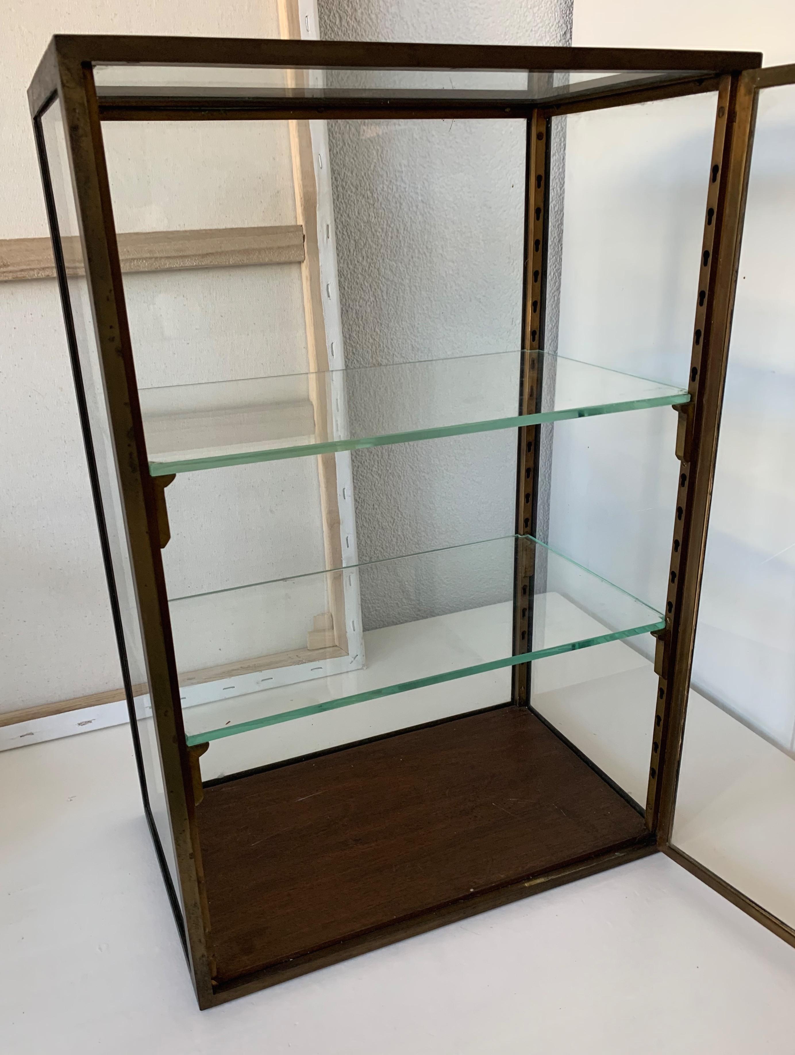 Top Quality Antique Brass & Glass Display Cabinet for Rolex / Jewelry Collection In Excellent Condition In Lisse, NL