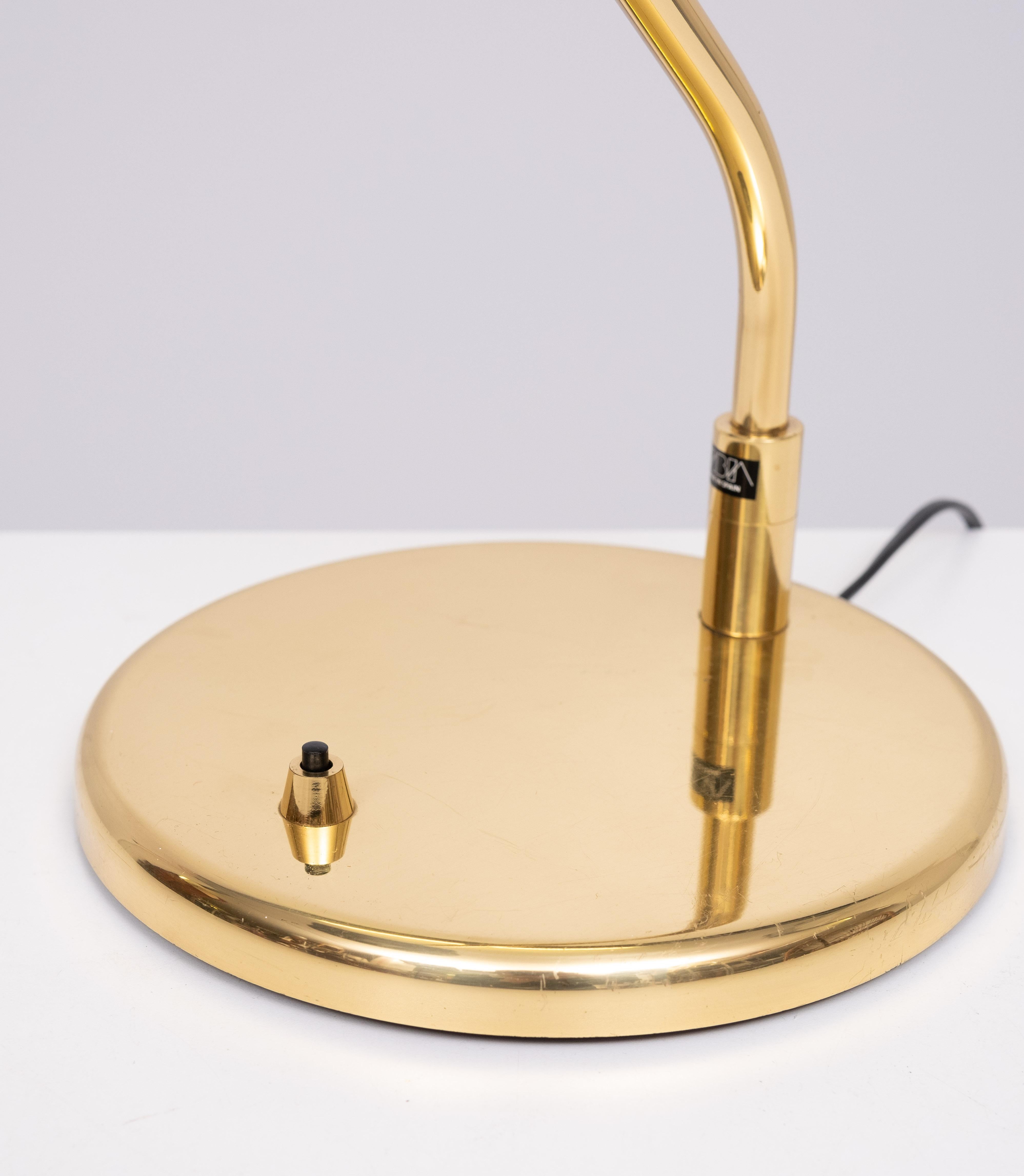Lampe de bureau en laiton de qualité supérieure par Vibia Espagne  1980s en vente 3