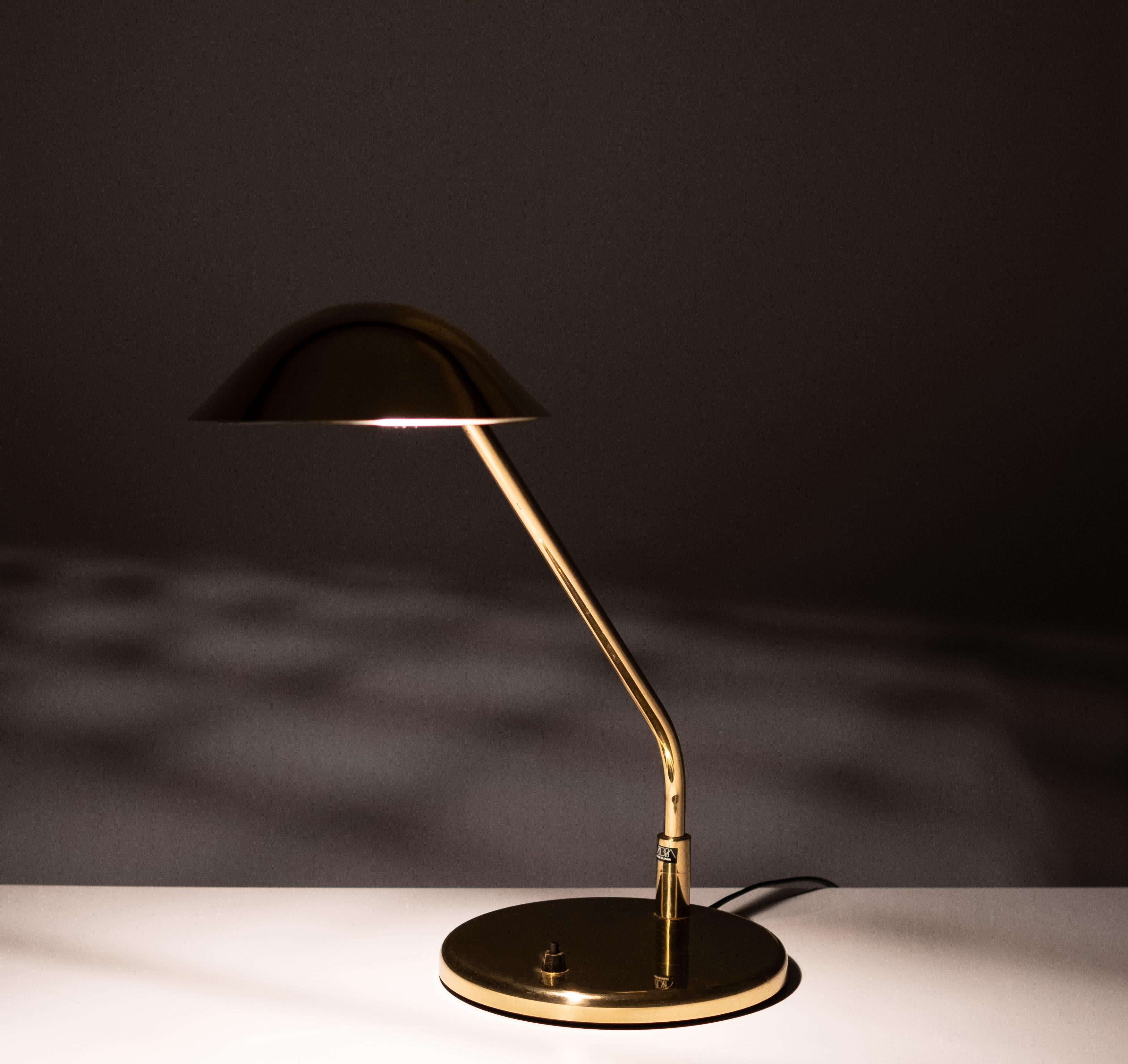 Lampe de bureau en laiton de qualité supérieure par Vibia Espagne  1980s en vente 5