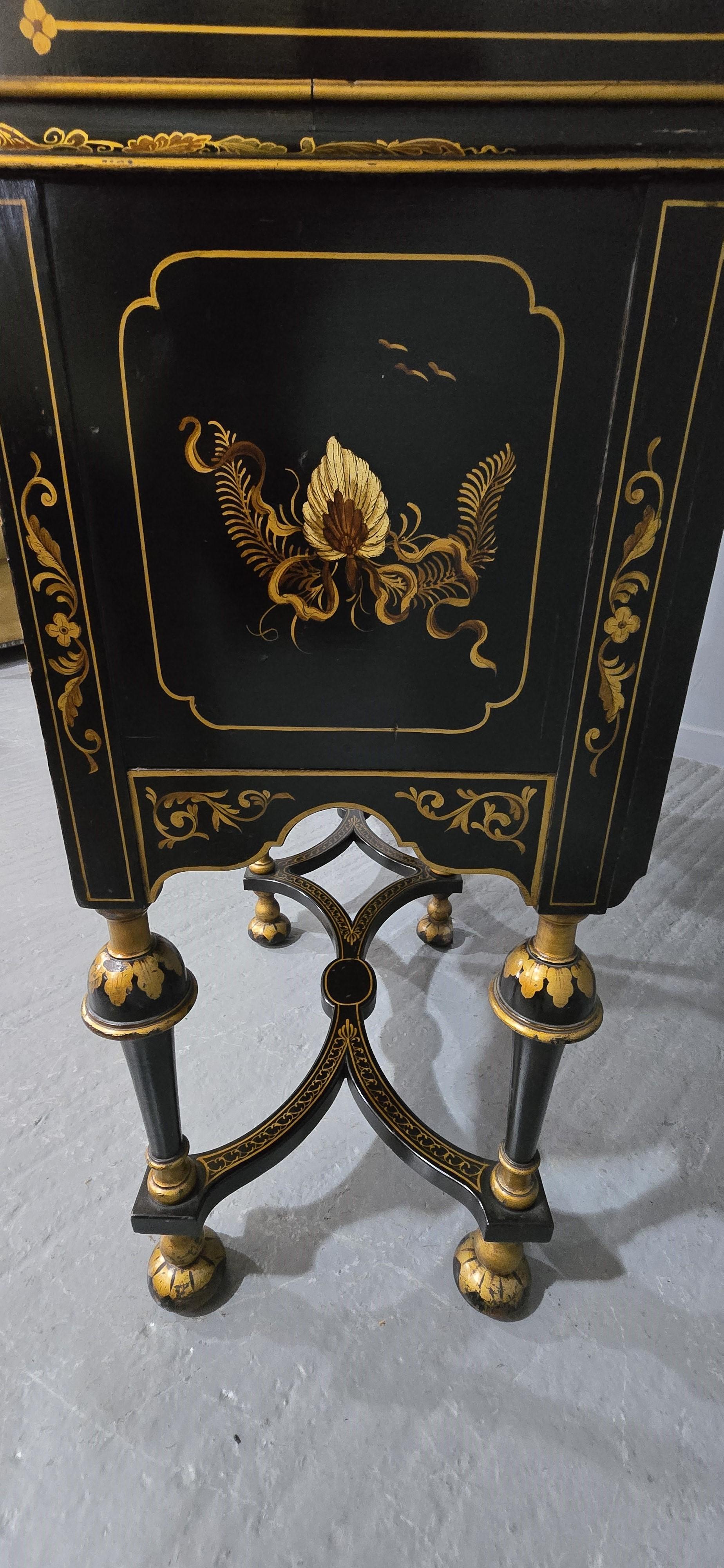 Top Quality Chinoiserie Display Cabinet For Sale 7