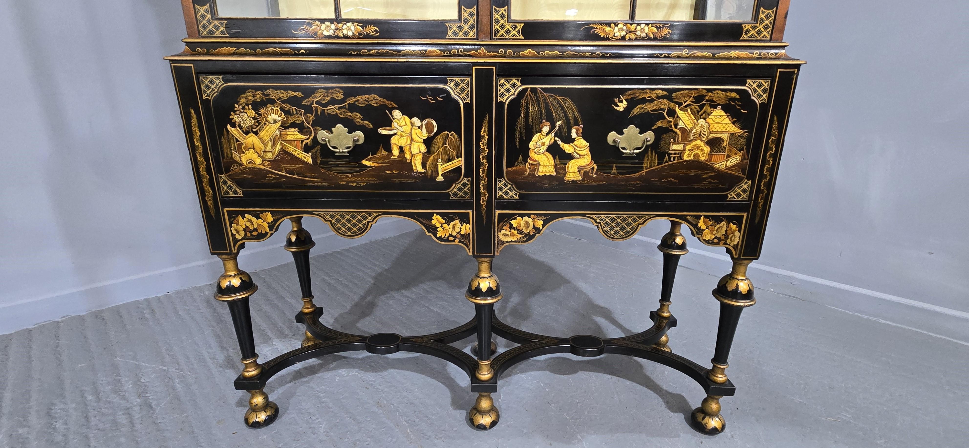 Top Quality Chinoiserie Display Cabinet In Good Condition For Sale In Swadlincote, GB