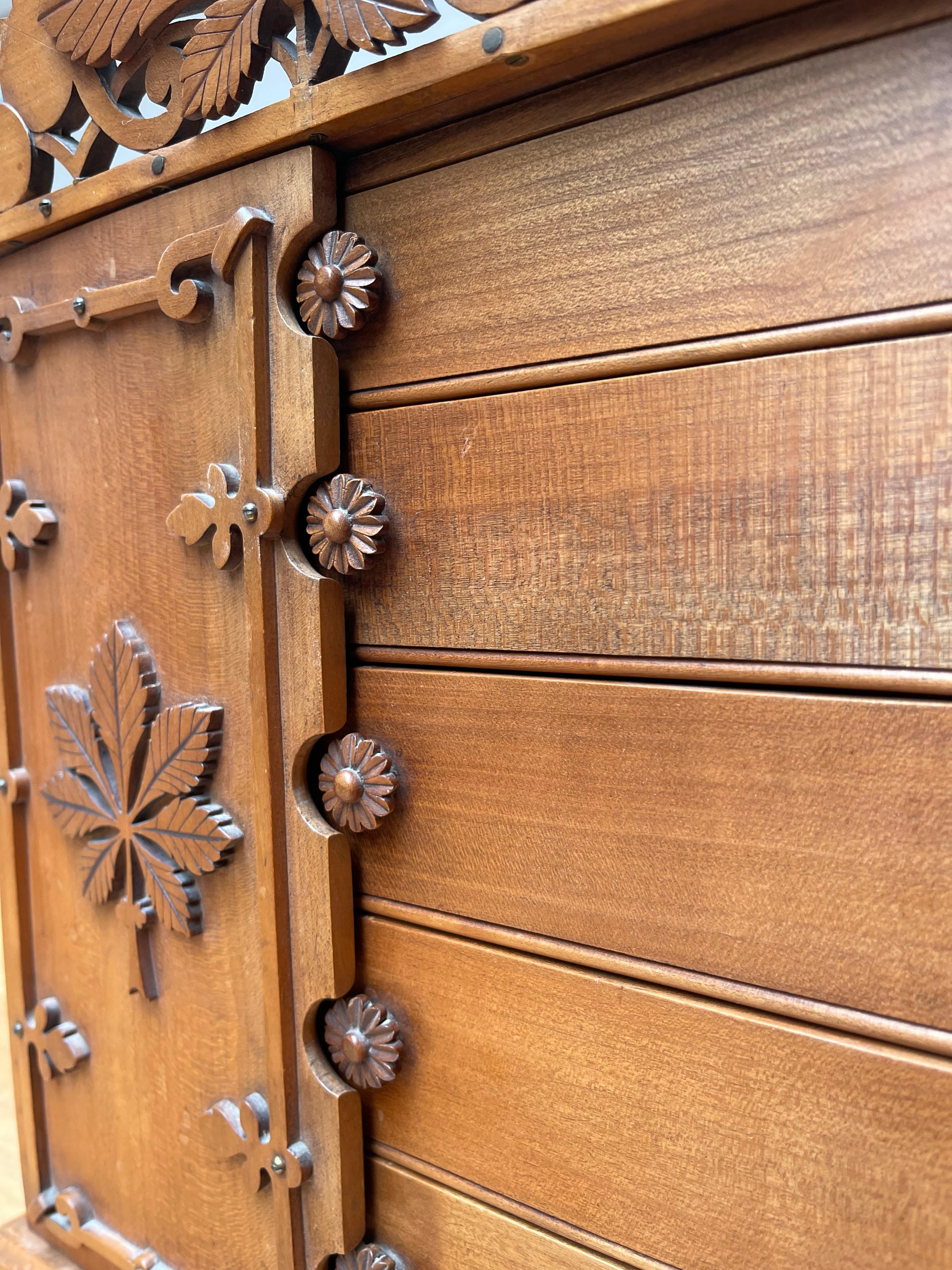 Top Quality Early 1900s Miniature Arts and Crafts Drawers Cabinet, Chestnut Leaf 5