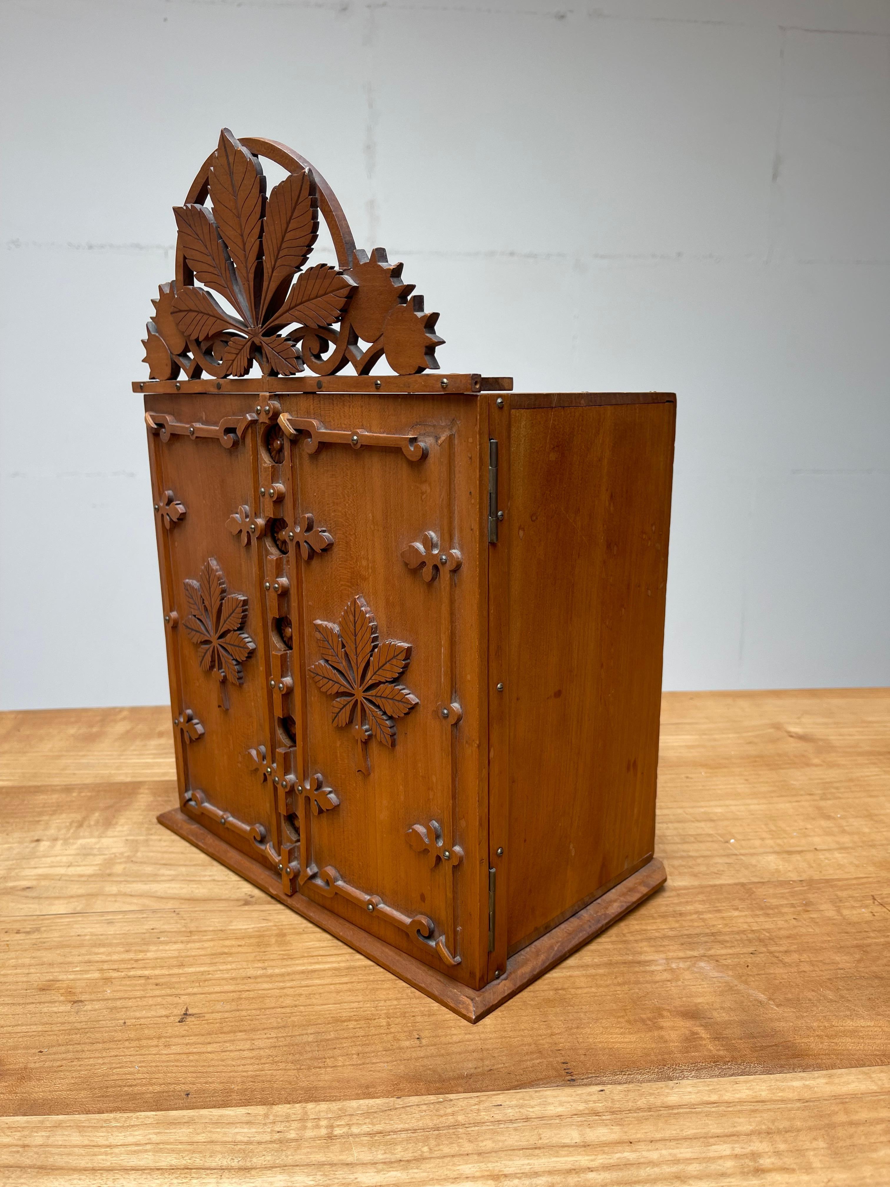 European Top Quality Early 1900s Miniature Arts and Crafts Drawers Cabinet, Chestnut Leaf