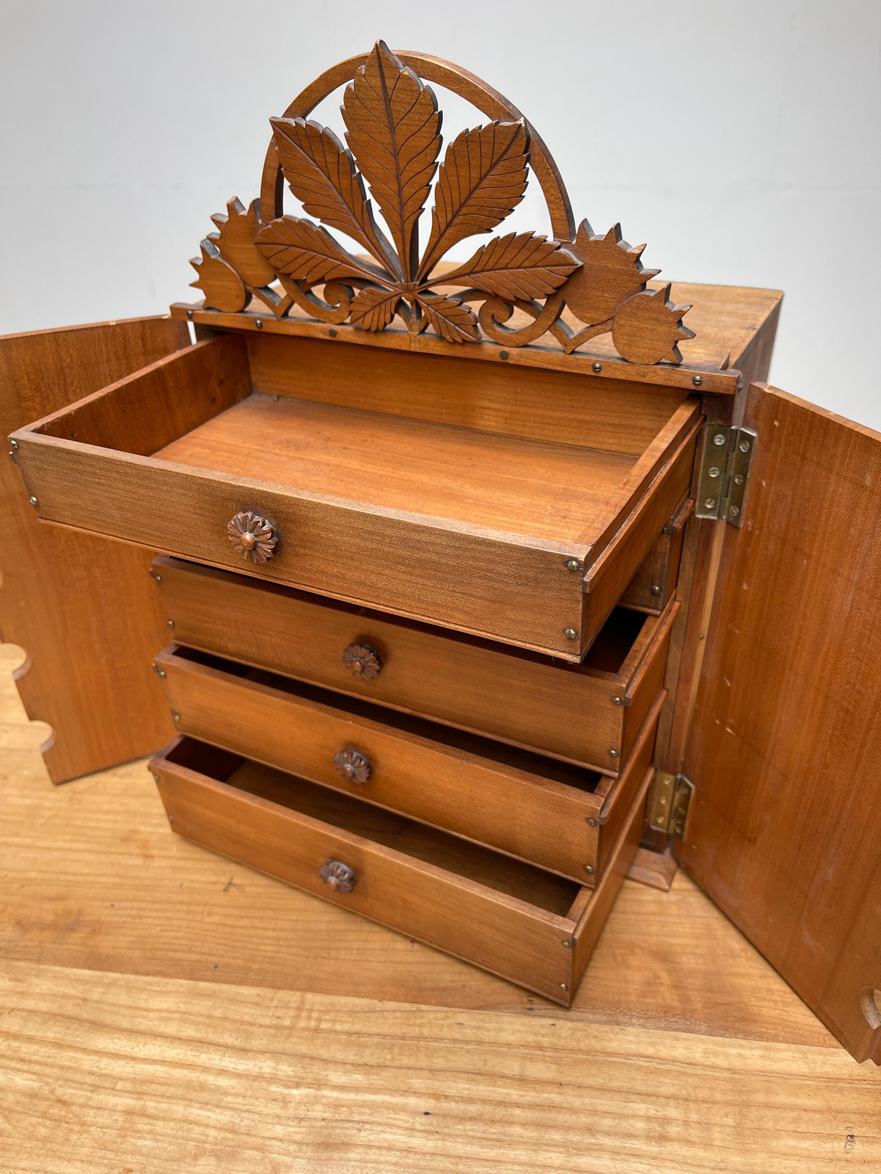 Top Quality Early 1900s Miniature Arts and Crafts Drawers Cabinet, Chestnut Leaf 3