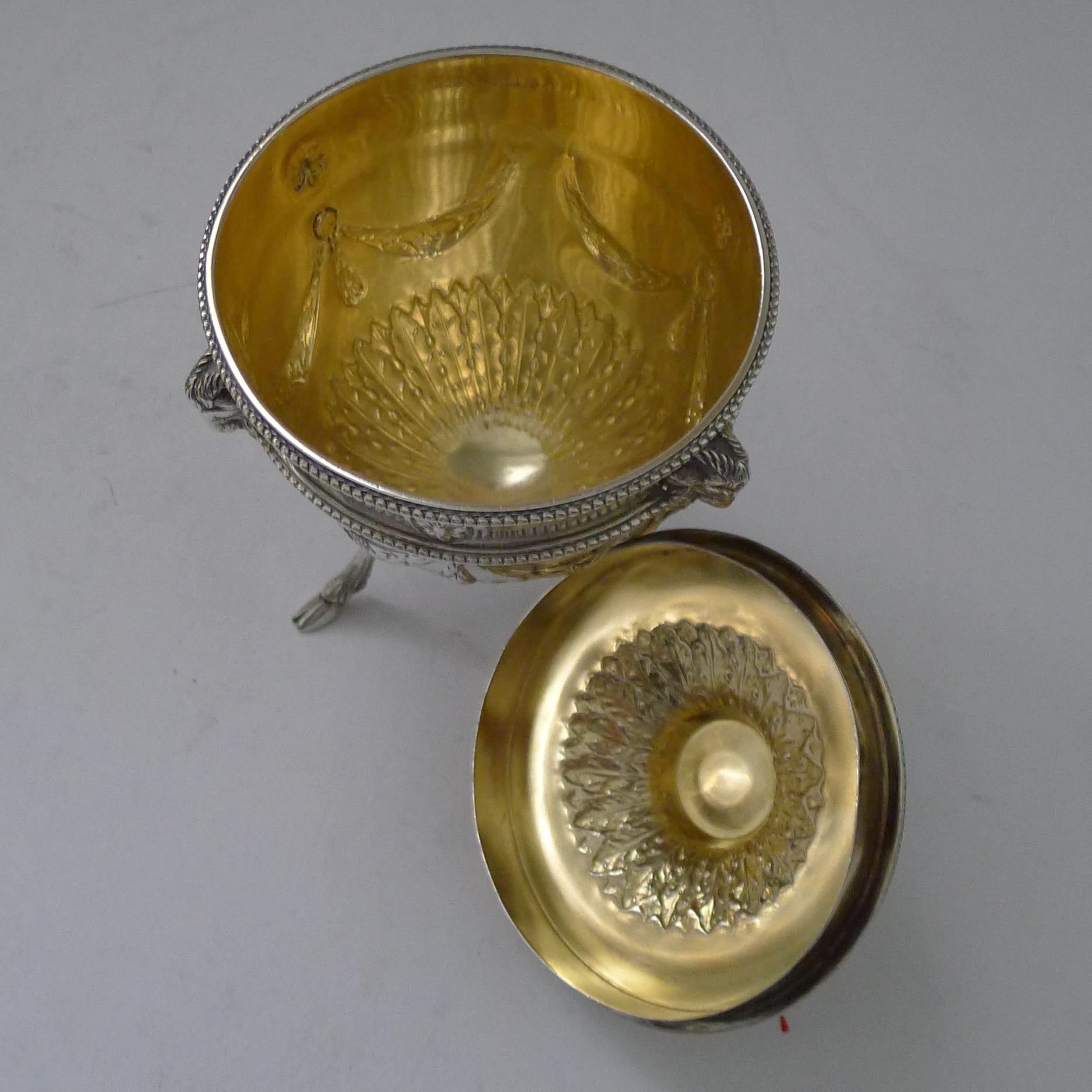 Caja de té inglesa de plata maciza de primera calidad, de Goldsmiths and Silversmiths Co. en venta 5