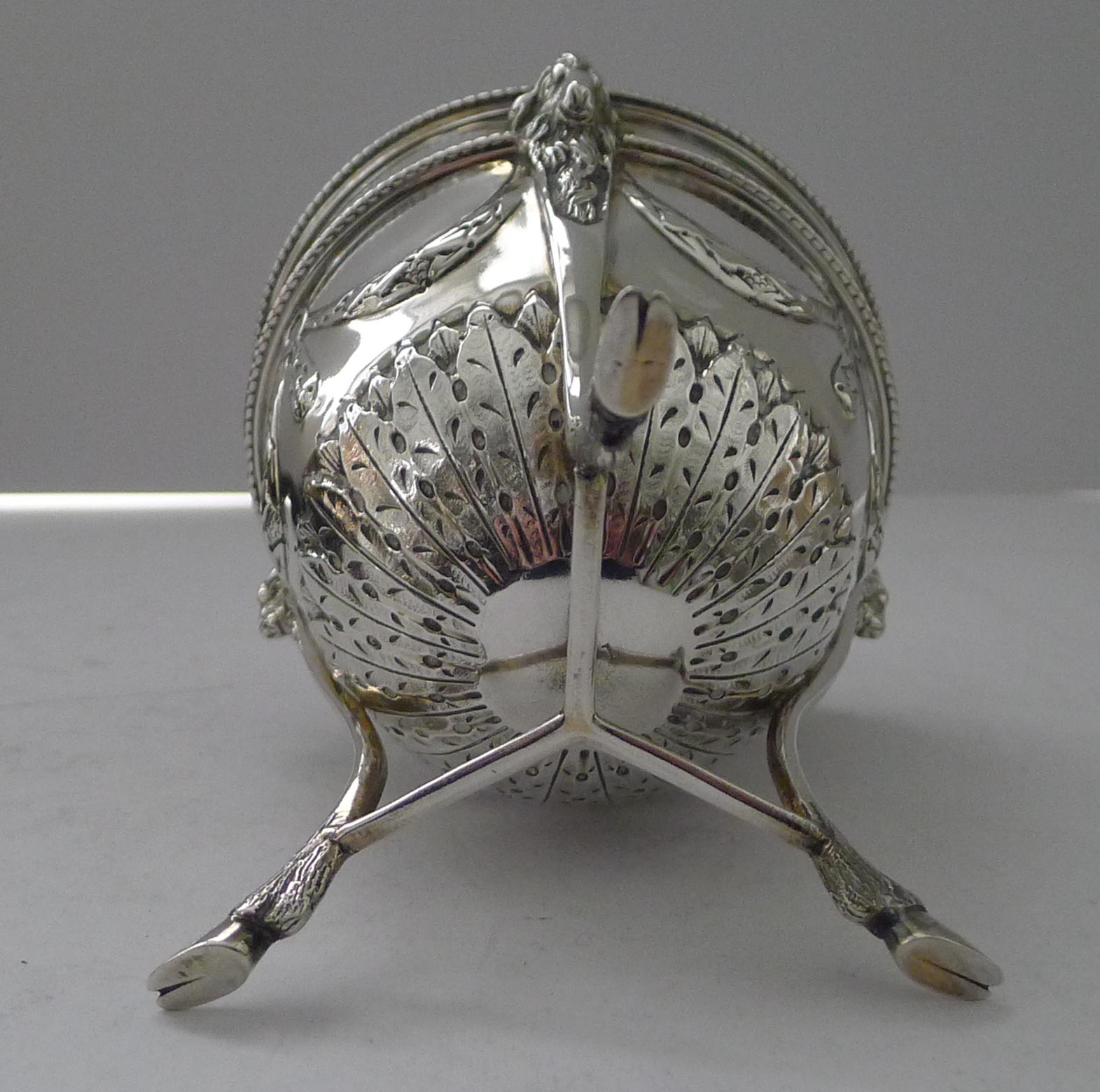 Caja de té inglesa de plata maciza de primera calidad, de Goldsmiths and Silversmiths Co. principios del siglo XX en venta